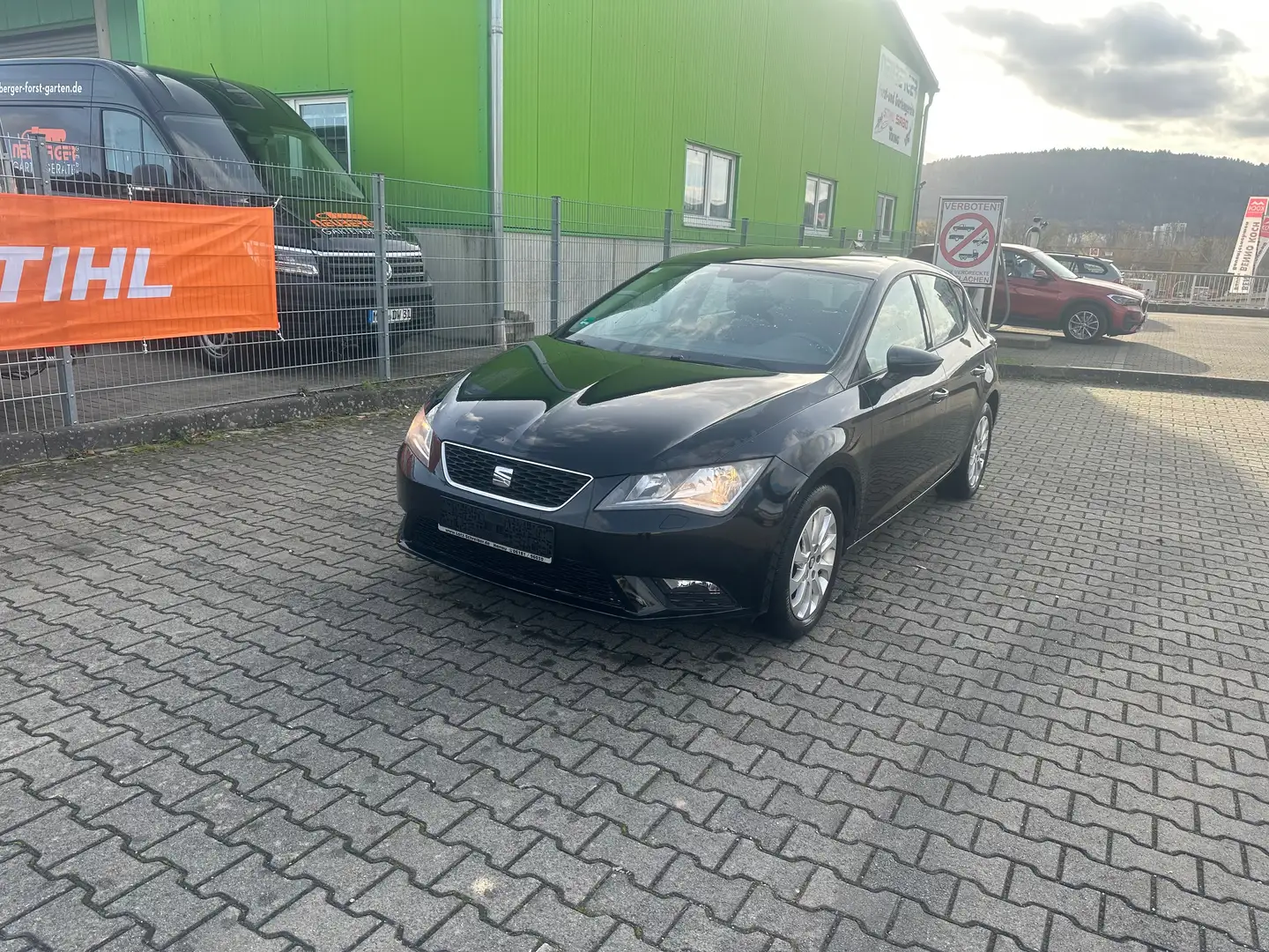 SEAT Leon Style Schwarz - 1