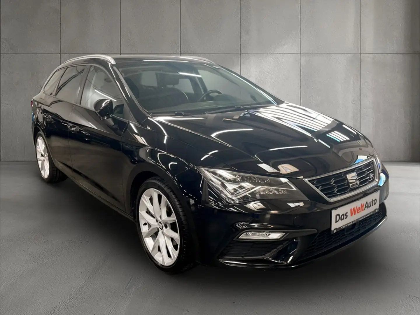 SEAT Leon FR TSI ACT Schwarz - 2