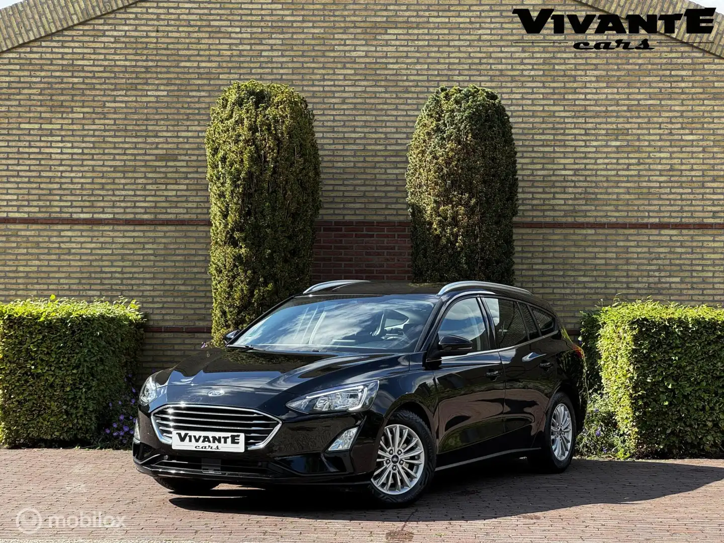 Ford Focus Wagon 1.5 EcoBoost Titanium Business Elk.Trekhaak* Noir - 1