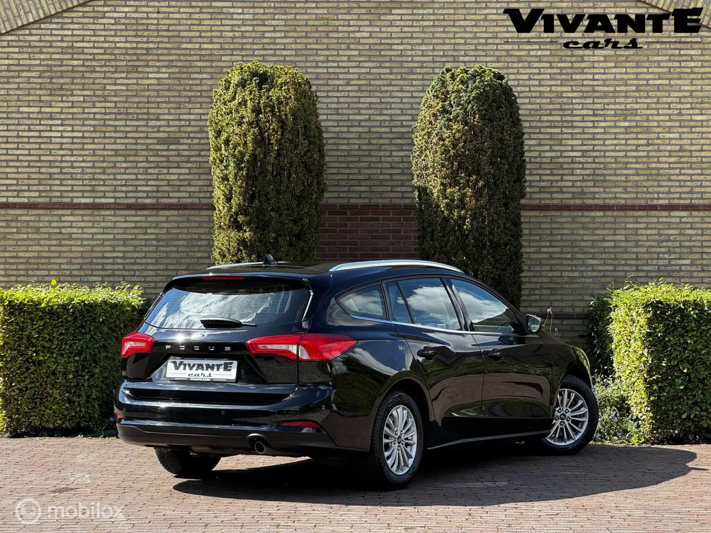 Ford Focus Wagon 1.5 EcoBoost Titanium Business Elk.Trekhaak* Noir - 2
