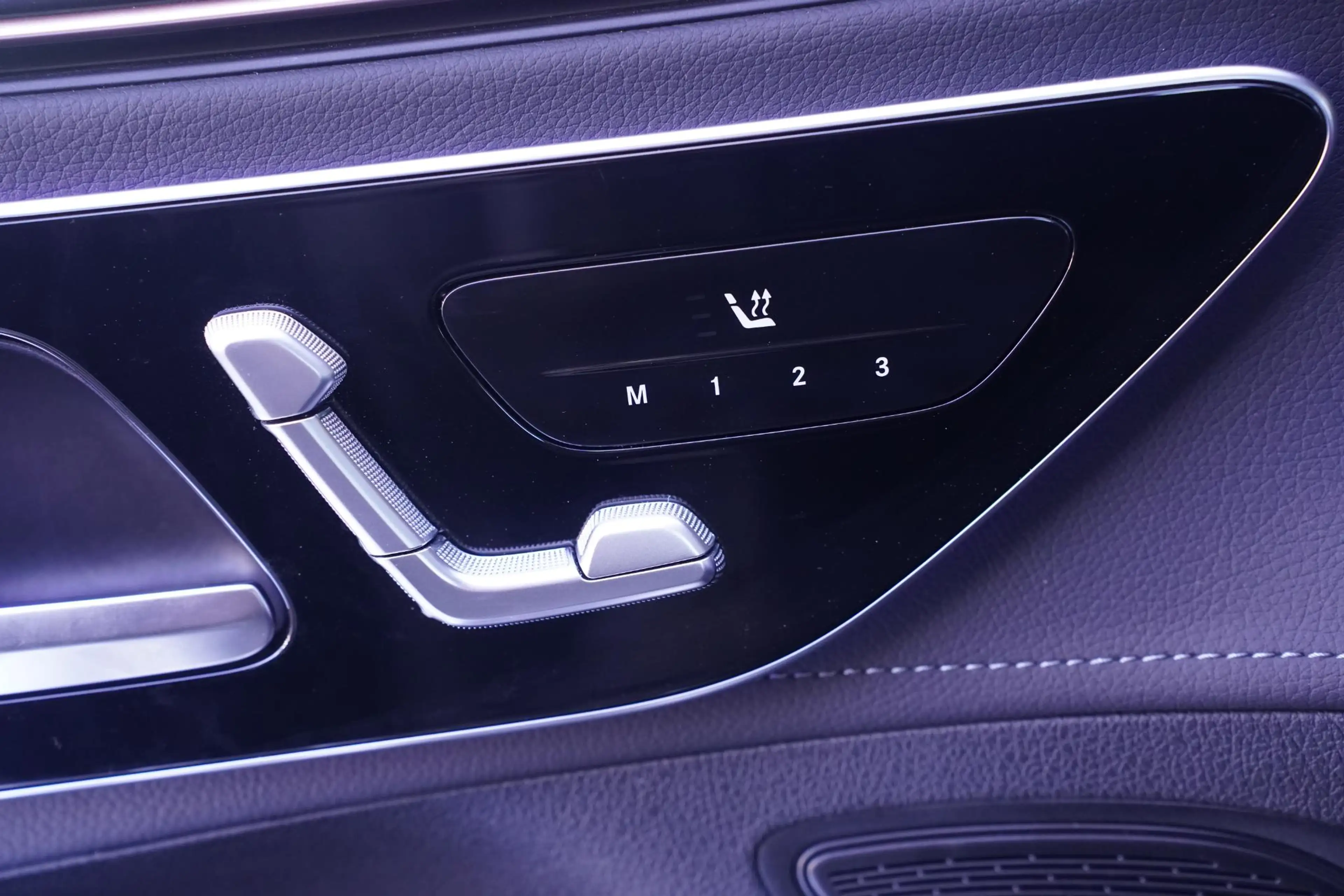Mercedes-Benz EQE 300 Apple Carplay DAB 2-Zone Clima LED elek. Stoelen m — photo 28