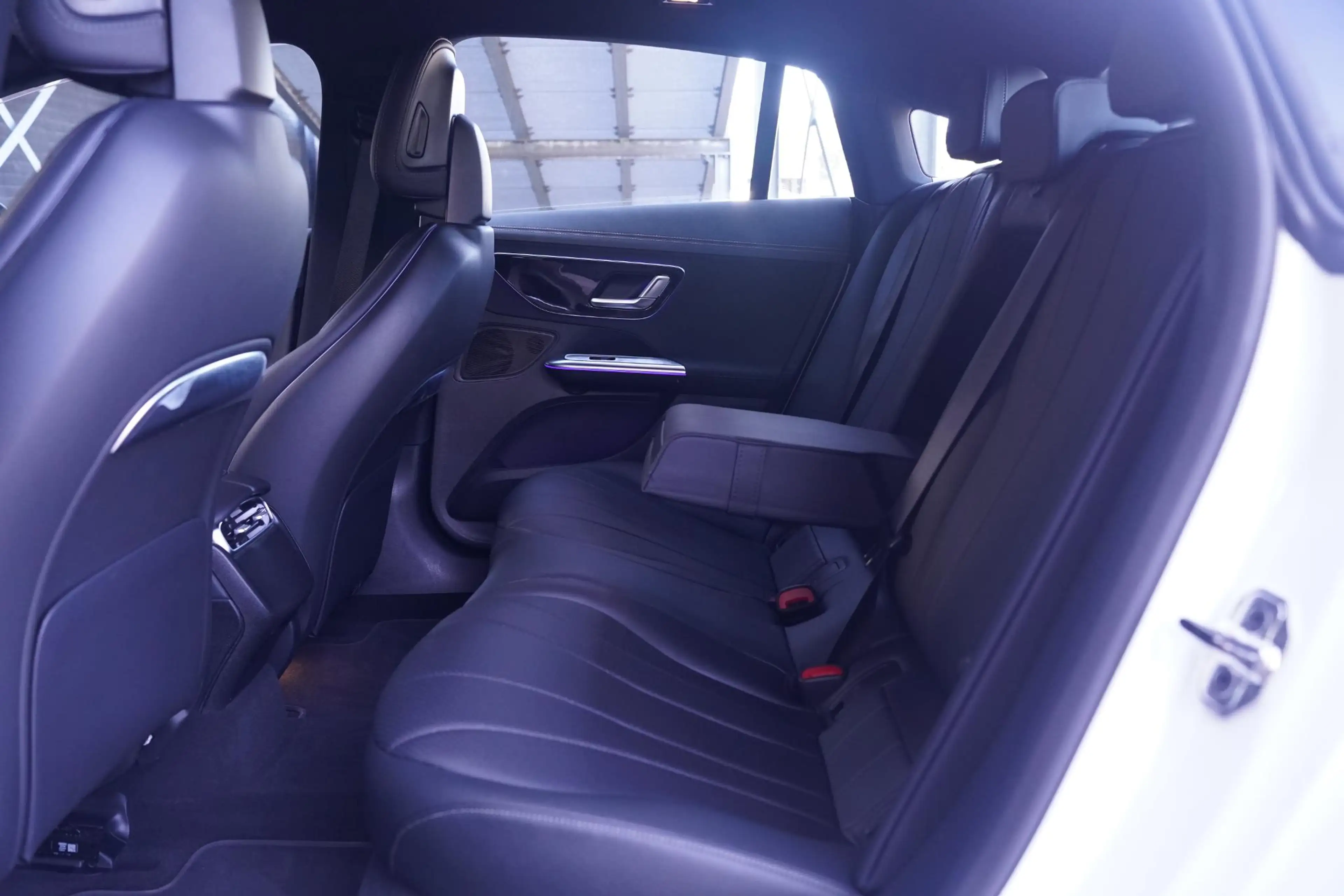 Mercedes-Benz EQE 300 Apple Carplay DAB 2-Zone Clima LED elek. Stoelen m — photo 49