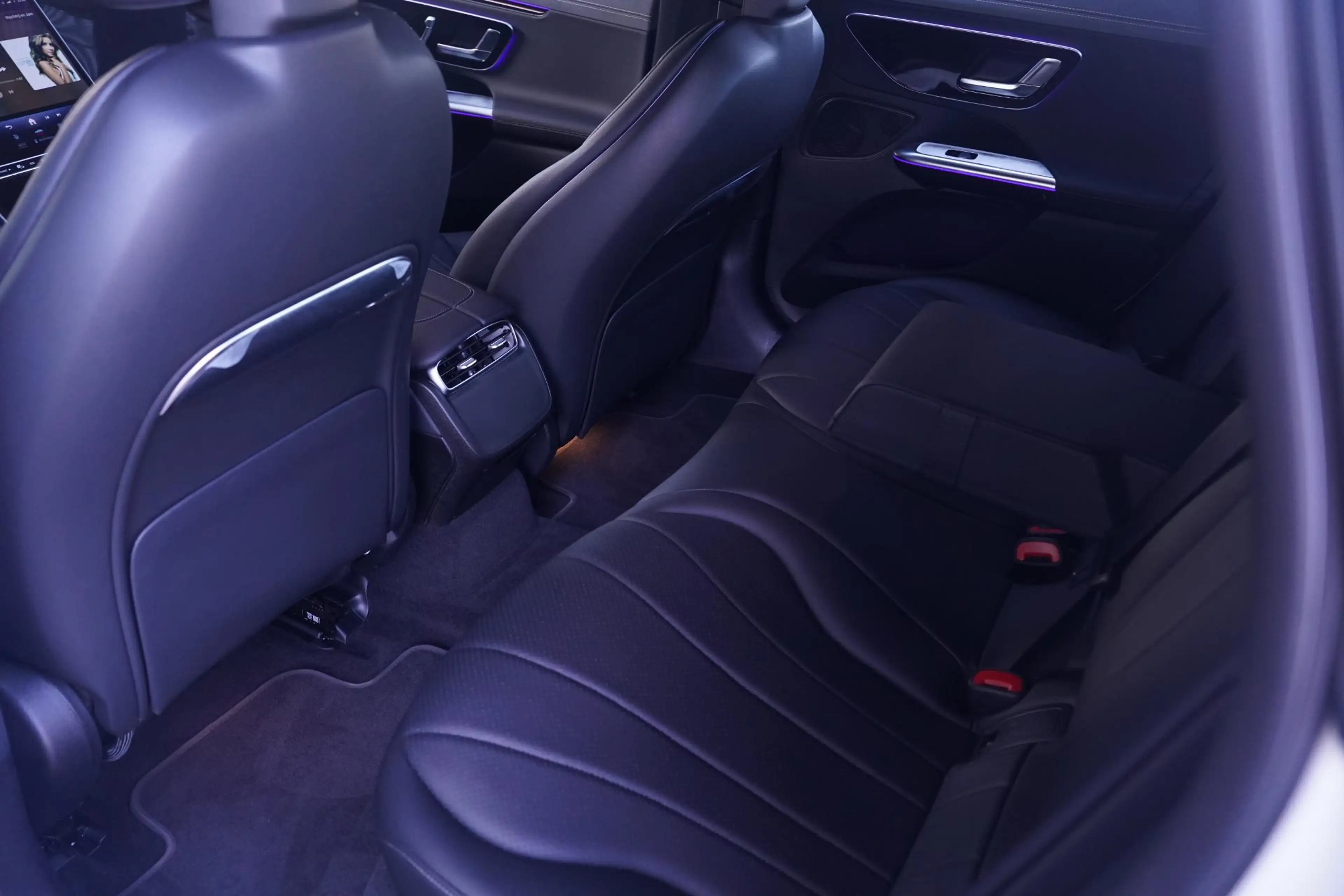 Mercedes-Benz EQE 300 Apple Carplay DAB 2-Zone Clima LED elek. Stoelen m — photo 50