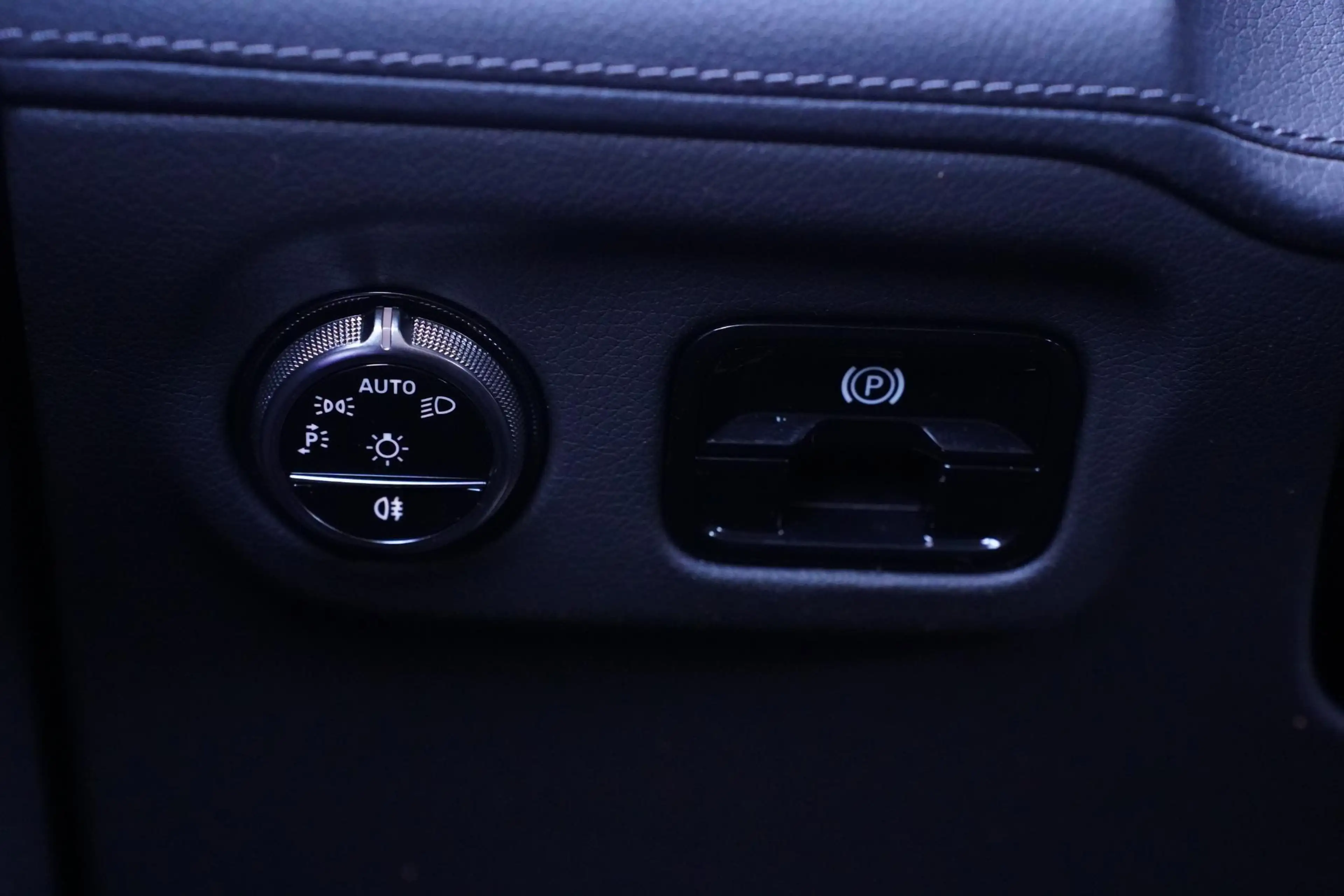 Mercedes-Benz EQE 300 Apple Carplay DAB 2-Zone Clima LED elek. Stoelen m — photo 45