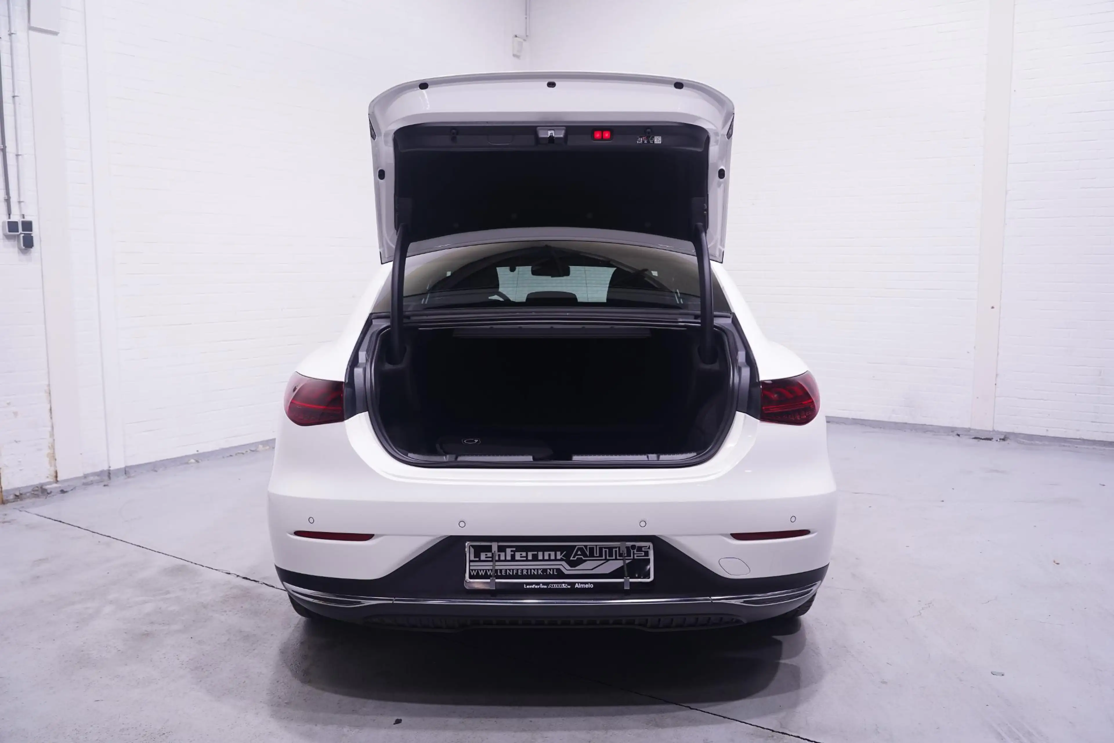 Mercedes-Benz EQE 300 Apple Carplay DAB 2-Zone Clima LED elek. Stoelen m — photo 15