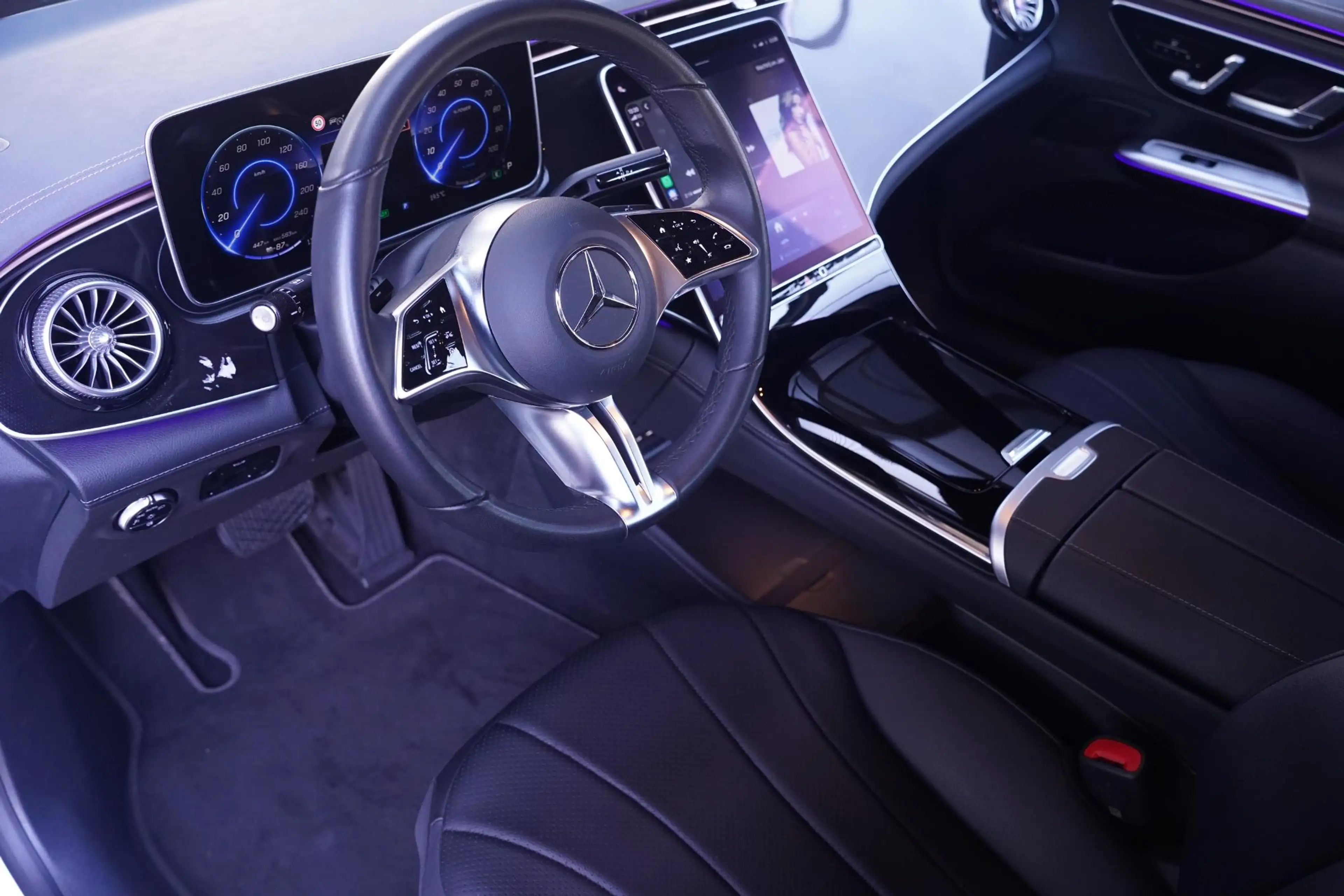Mercedes-Benz EQE 300 Apple Carplay DAB 2-Zone Clima LED elek. Stoelen m — photo 48