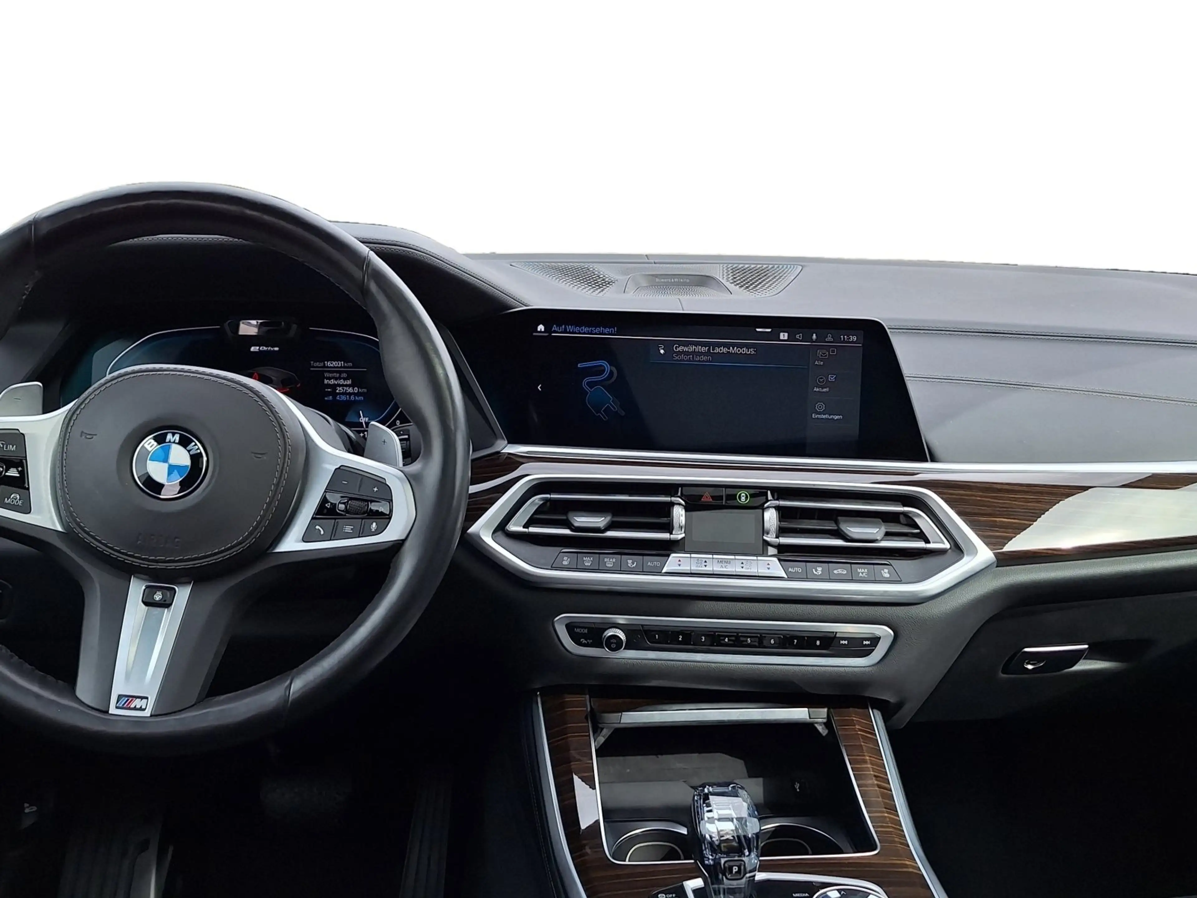 BMW X5 xDrive45e — photo 12