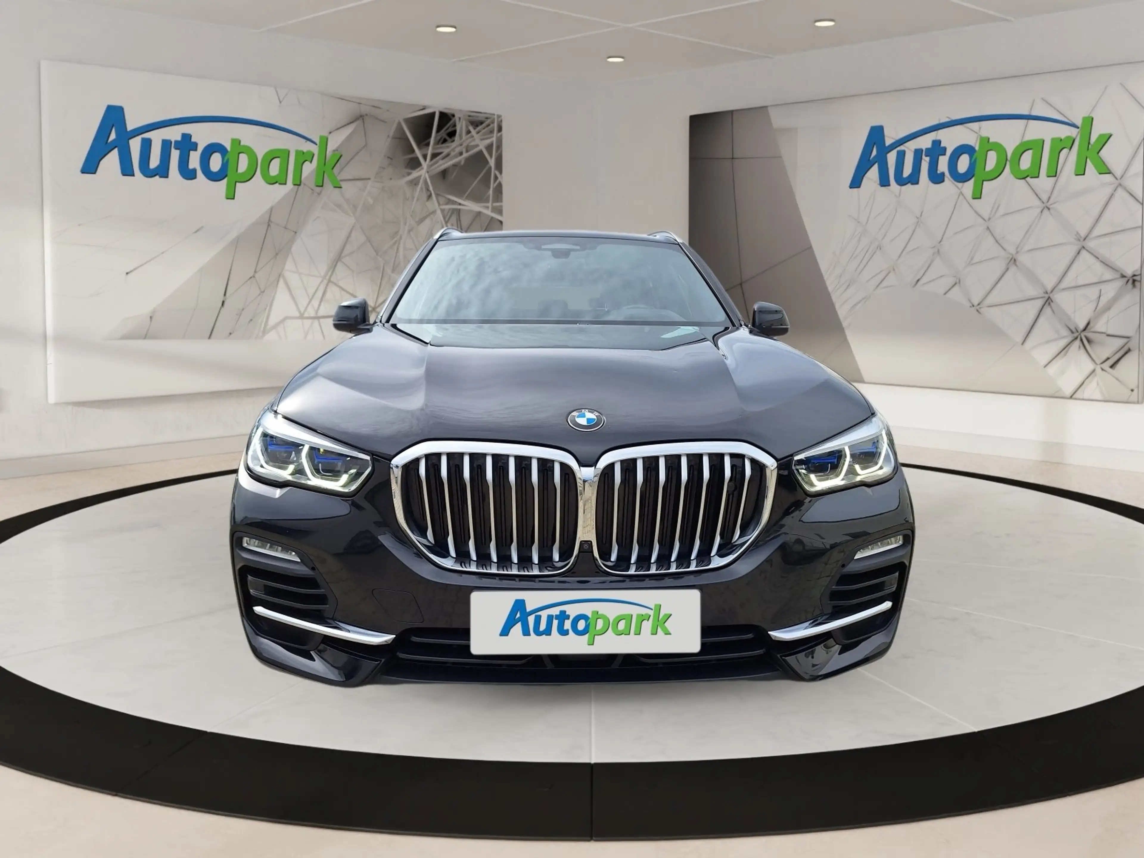 BMW X5 xDrive45e — photo 9