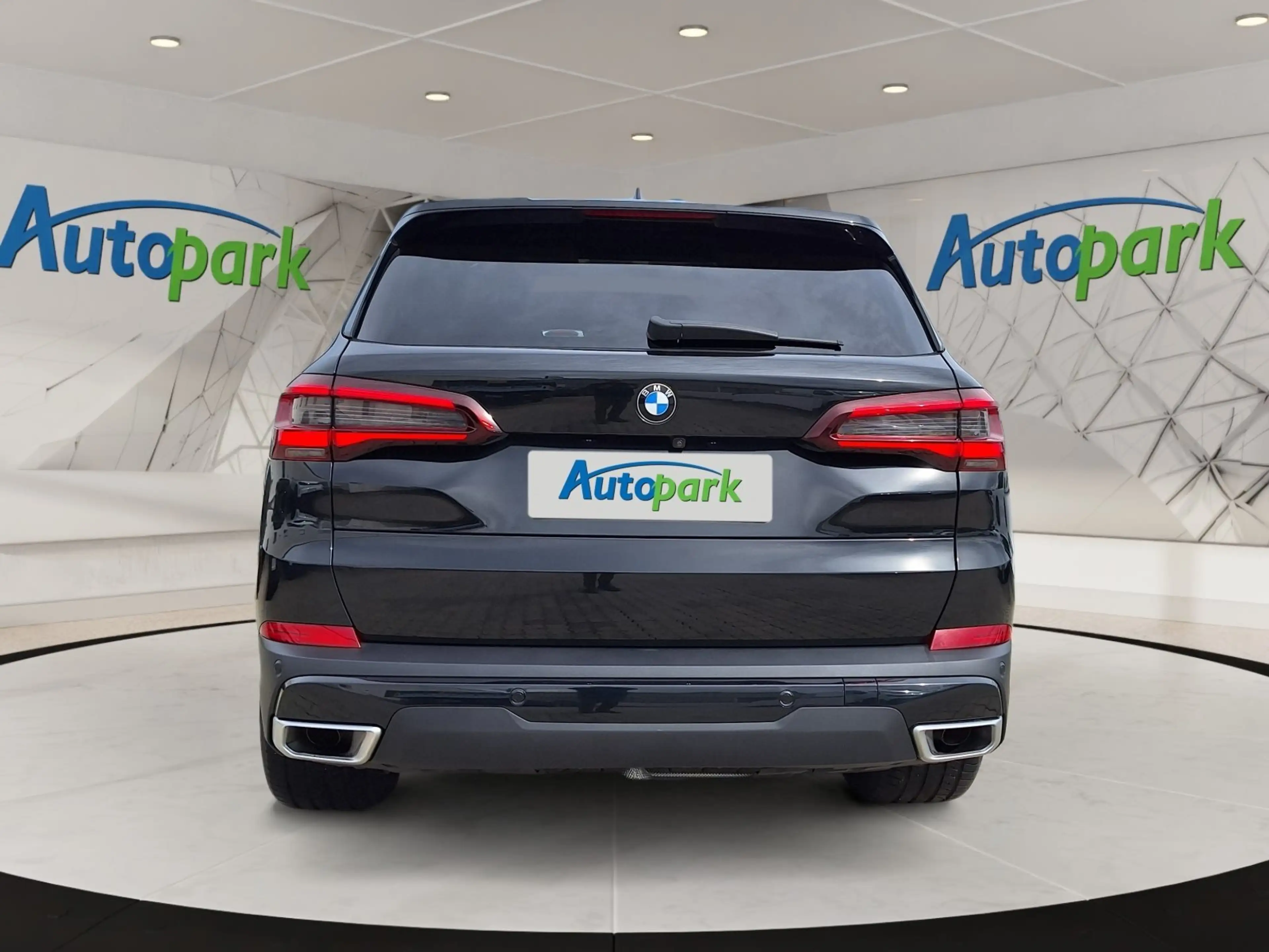 BMW X5 xDrive45e — photo 7