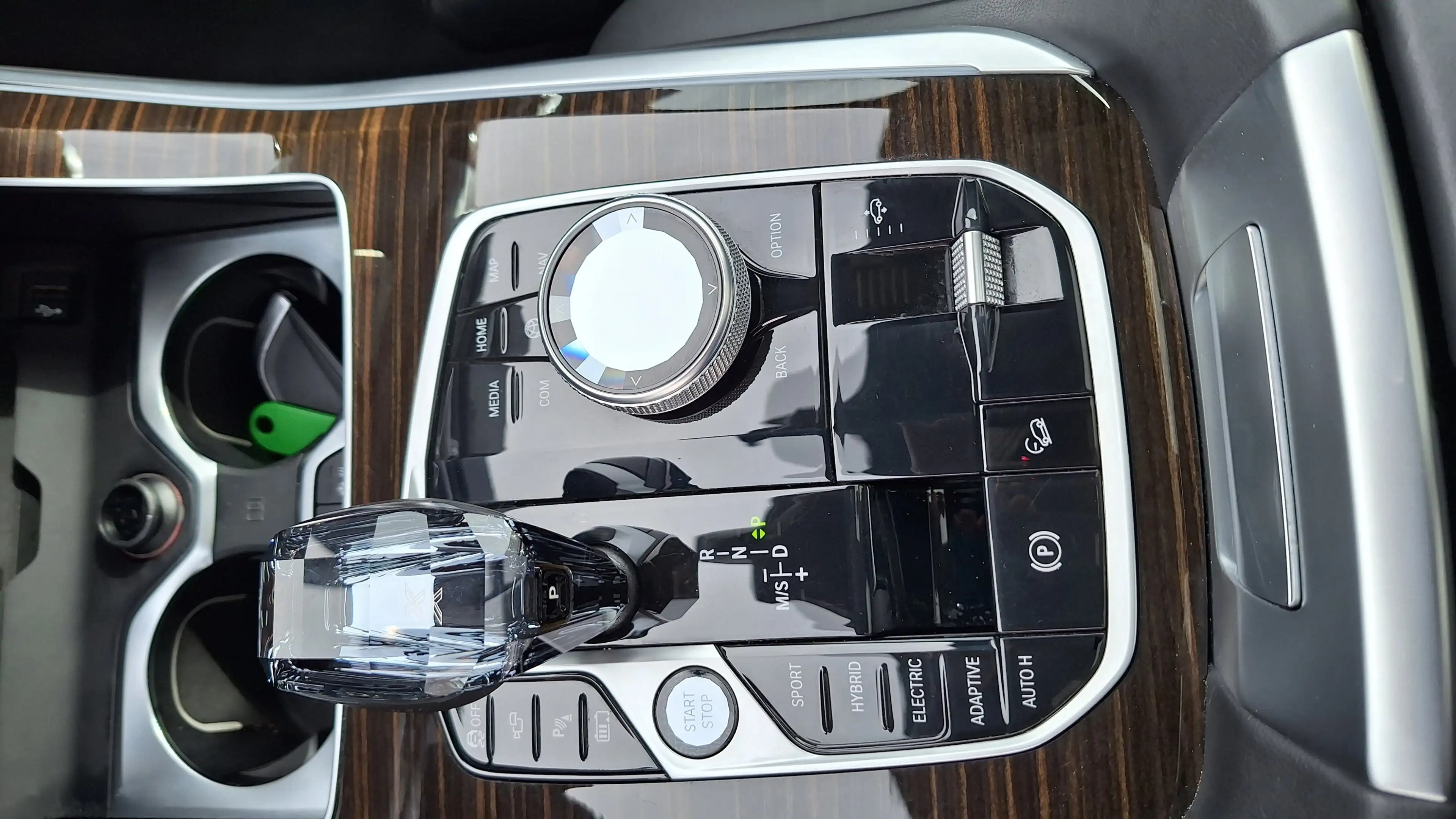 BMW X5 xDrive45e — photo 15