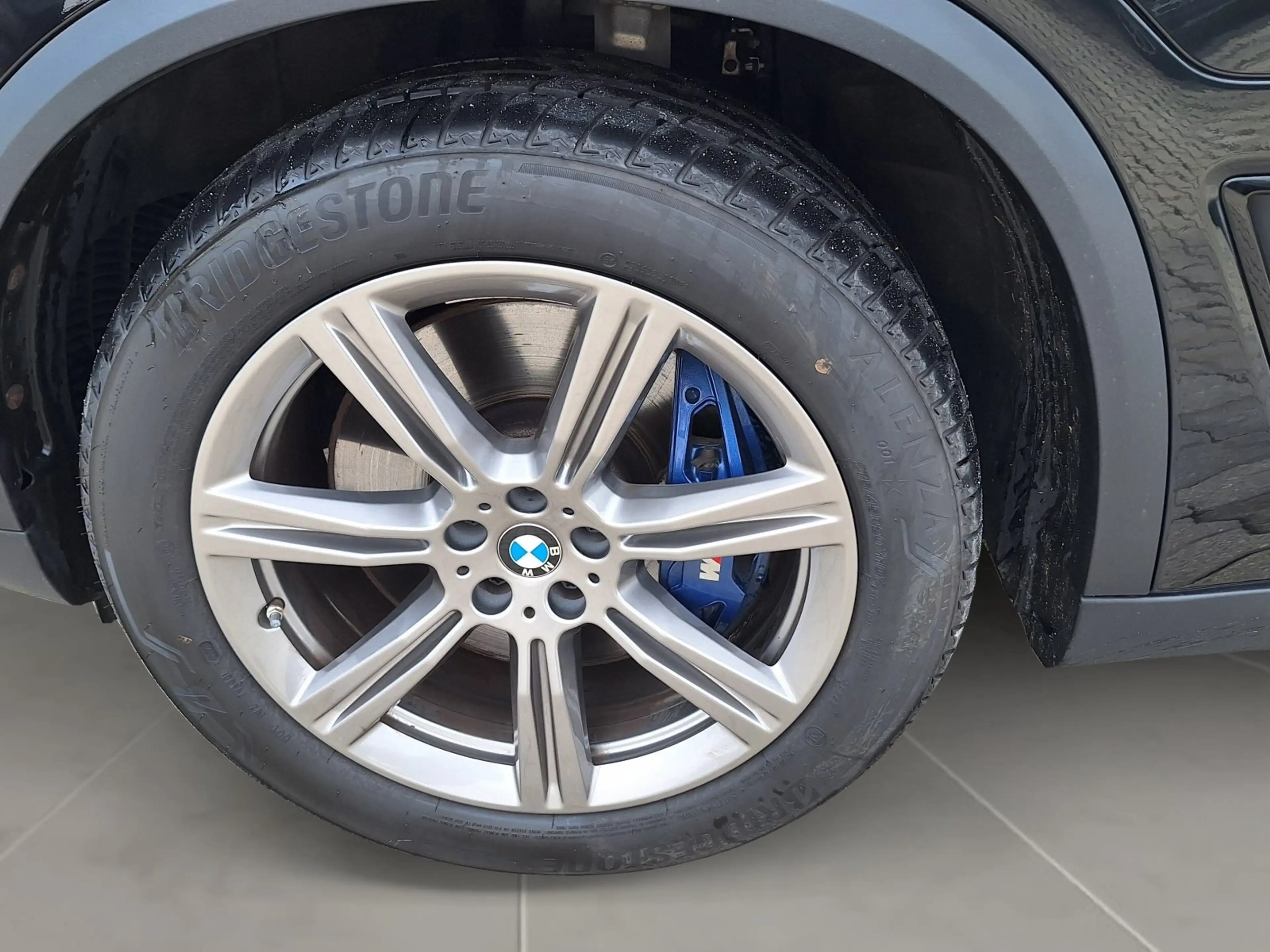 BMW X5 xDrive45e — photo 11