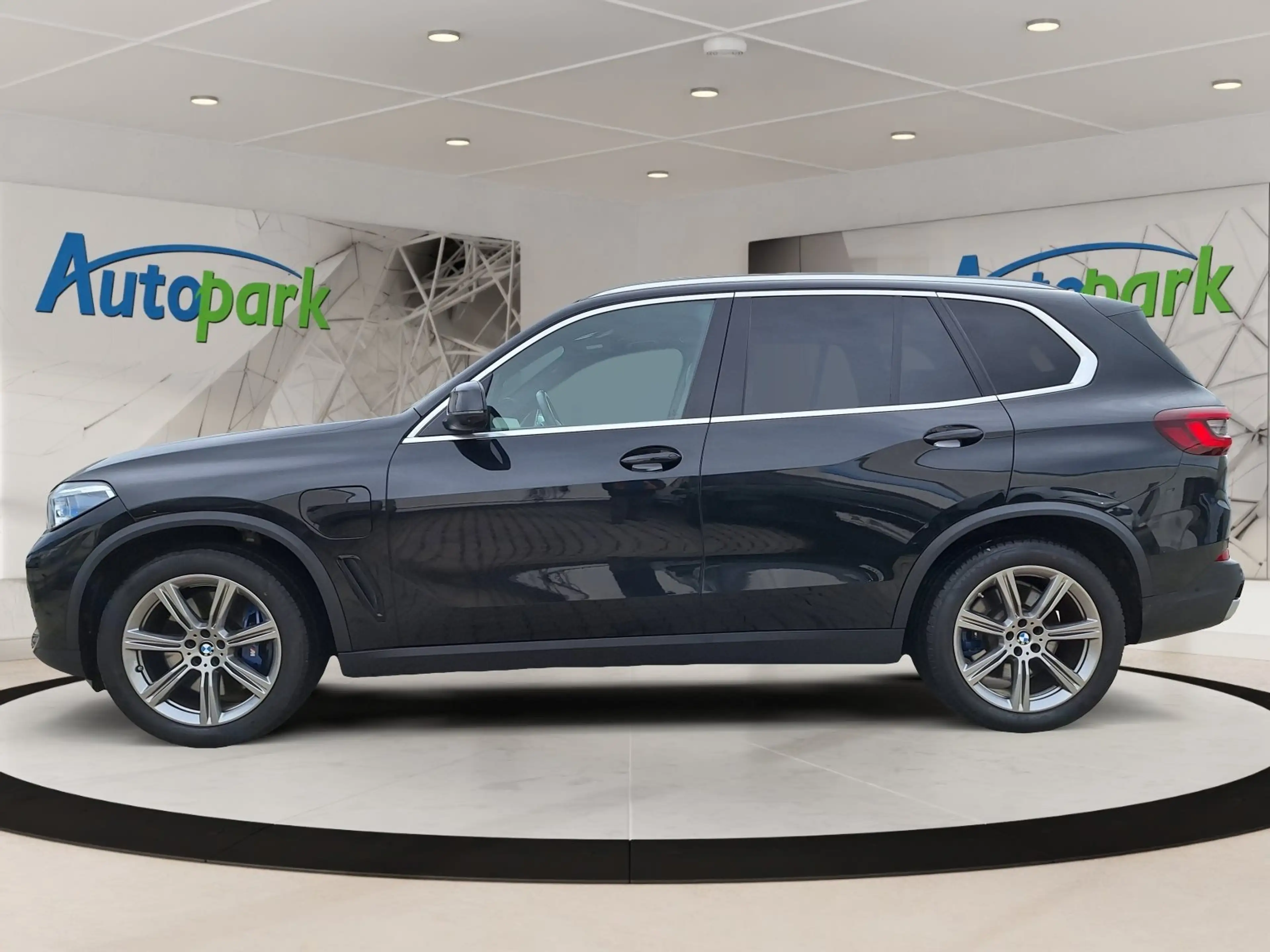 BMW X5 xDrive45e — photo 4