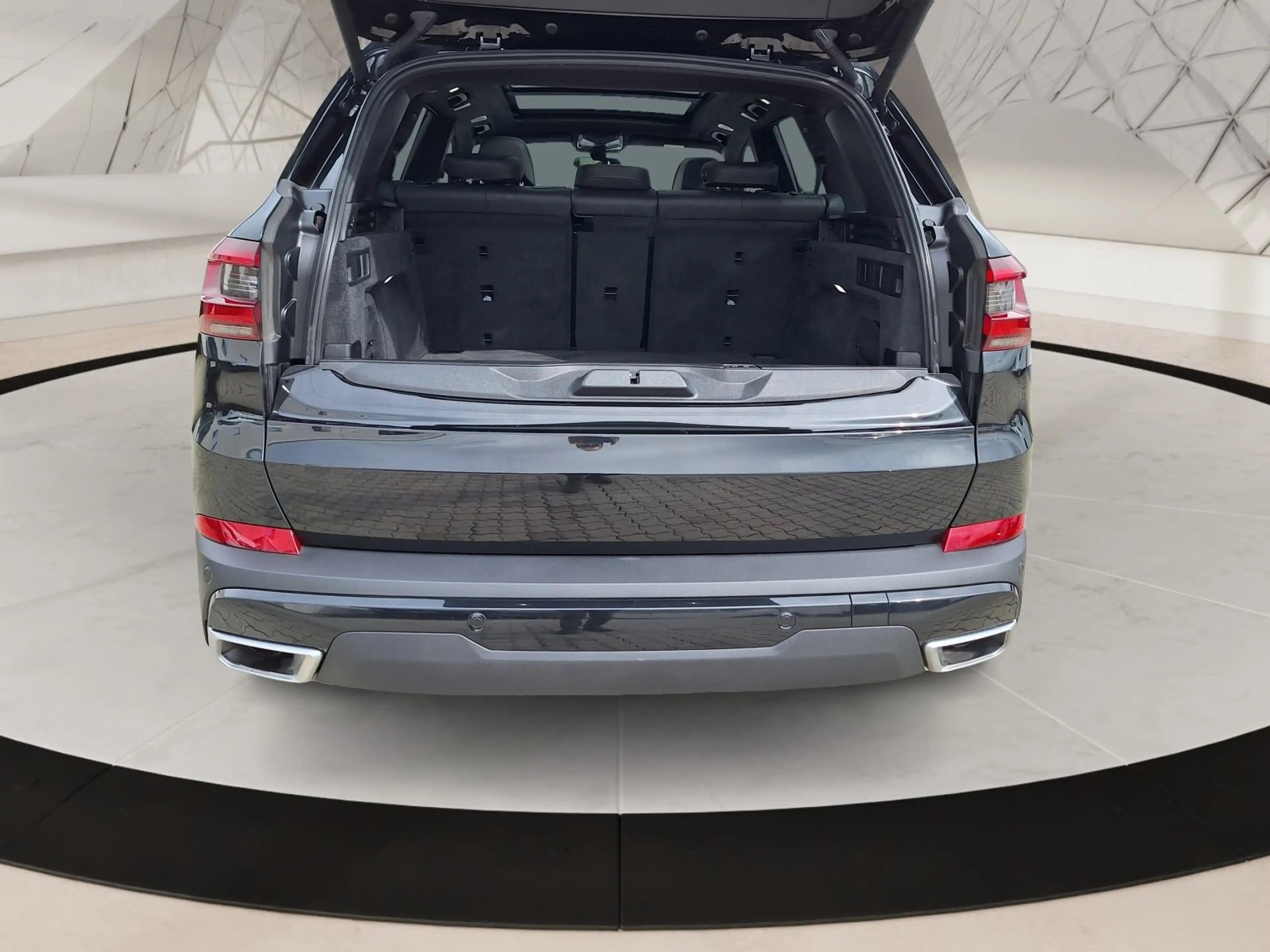 BMW X5 xDrive45e — photo 10