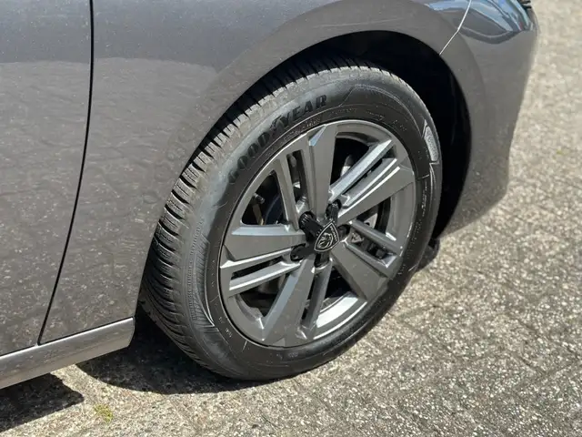 Peugeot 308 view 7