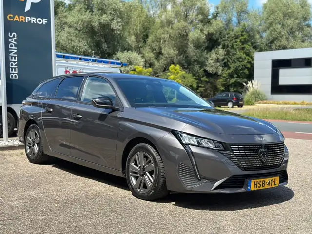 Peugeot 308 view 5