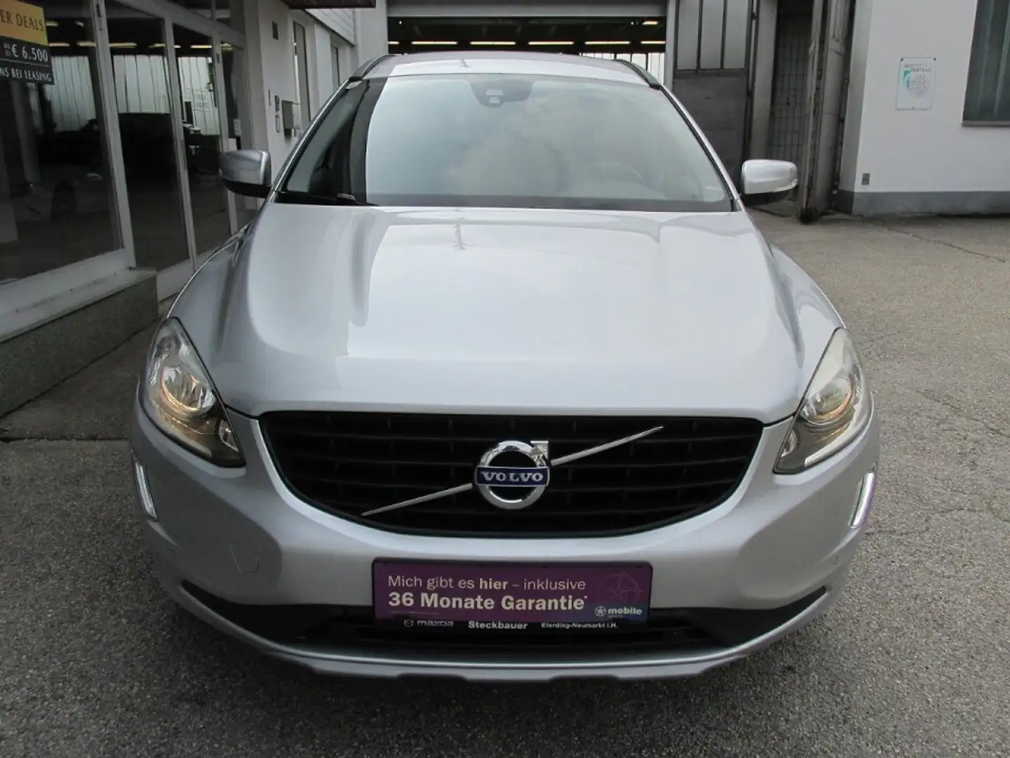 Volvo XC60 D3 Kinetic Geartronic Silber - 2