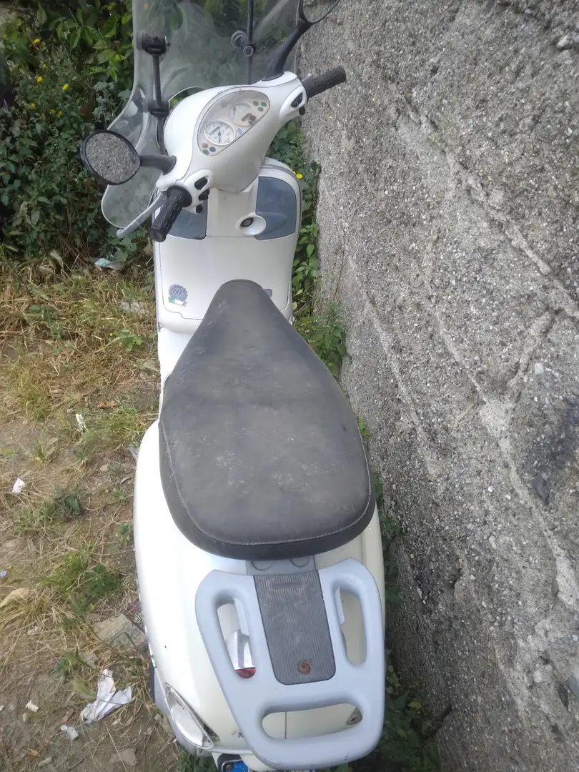Piaggio ET 4 White - 1