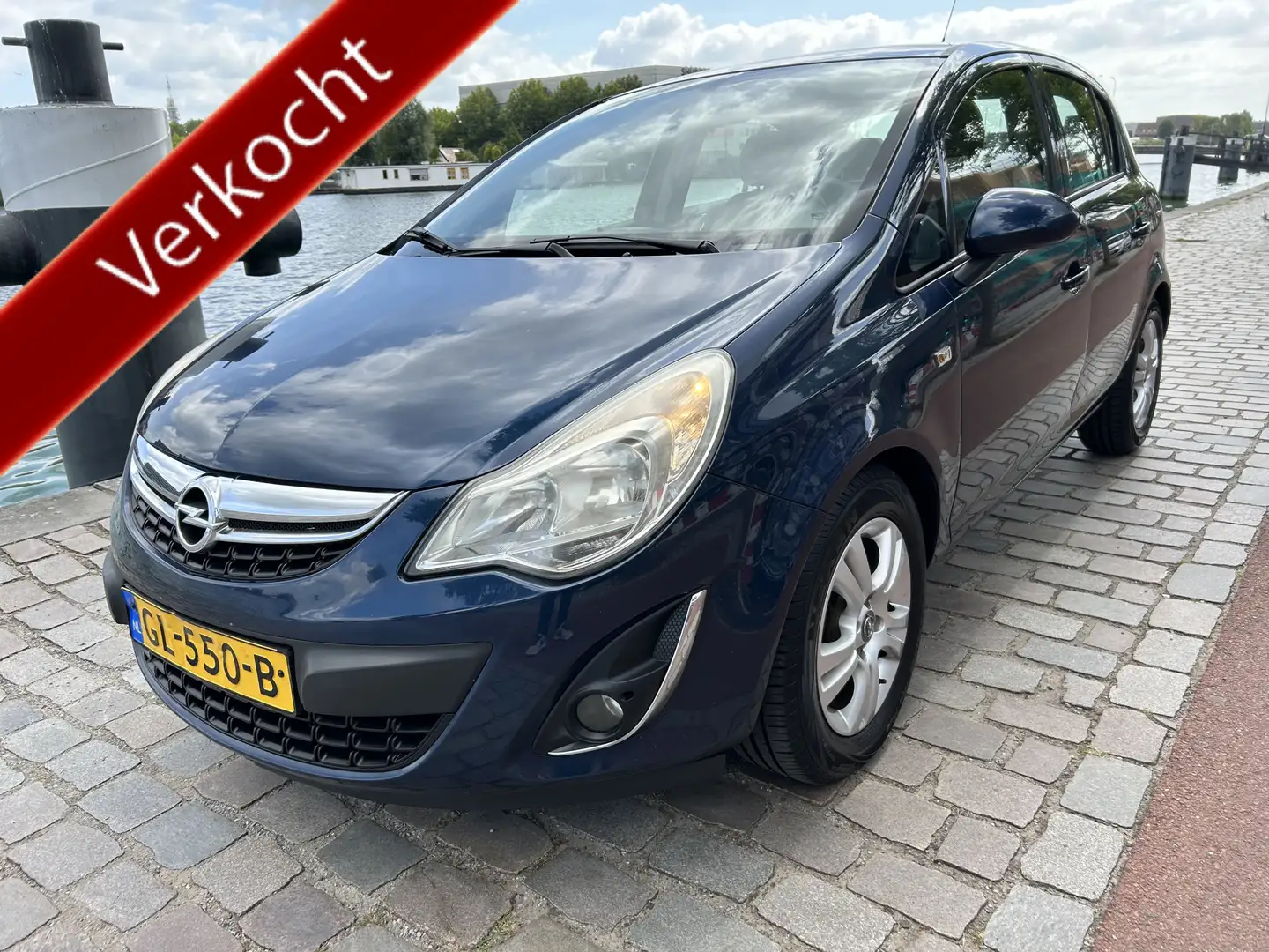 Opel Corsa 1.2-16V Anniversary Edition 5 deurs airco apk keur Blauw - 1