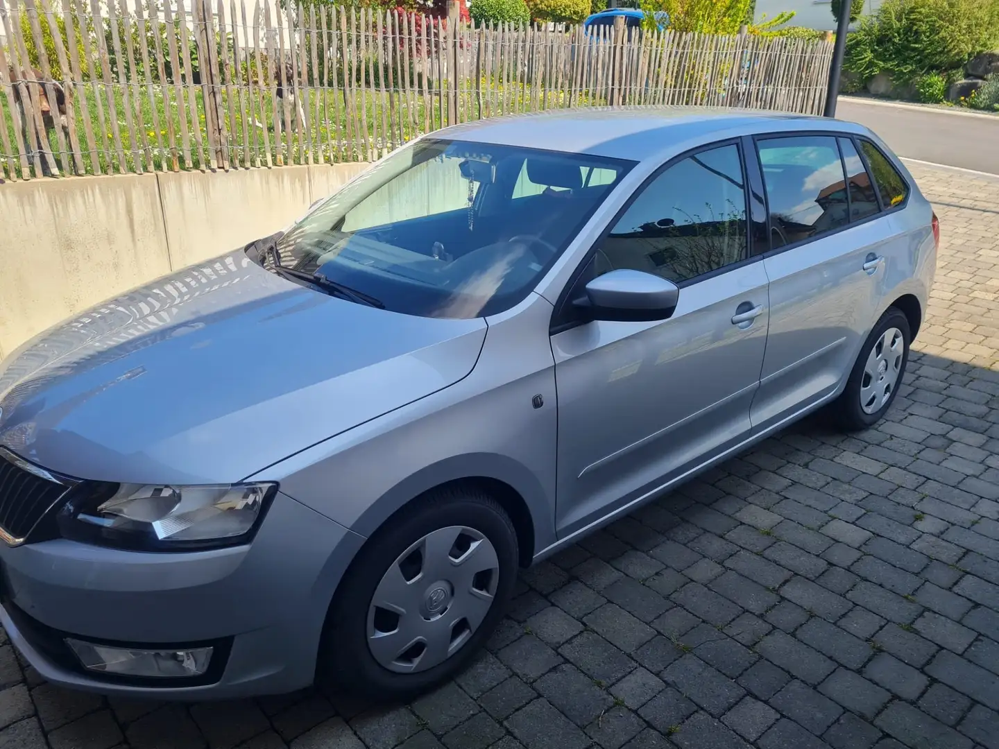 Skoda Rapid/Spaceback Rapid 1.2 TSI Drive Zilver - 1