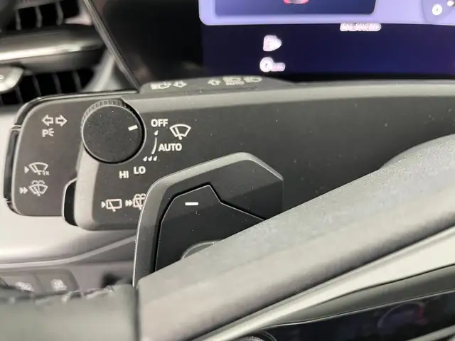 Audi Q3 view 14