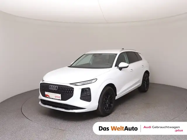 Audi Q3 main image