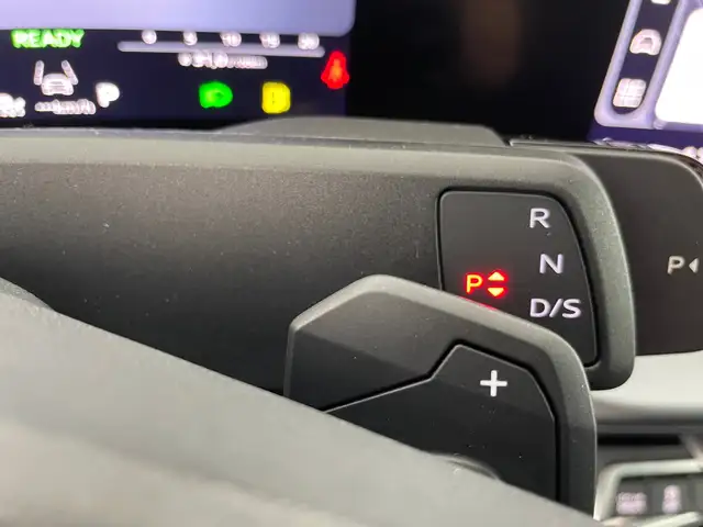Audi Q3 view 15