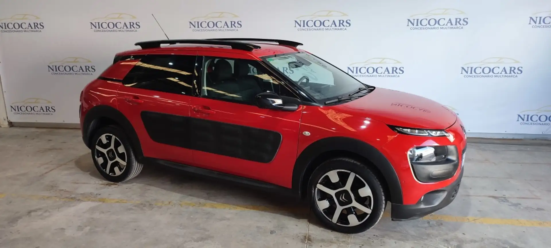 Citroen C4 Cactus 1.2 PureTech S&S Feel 110 Rouge - 1