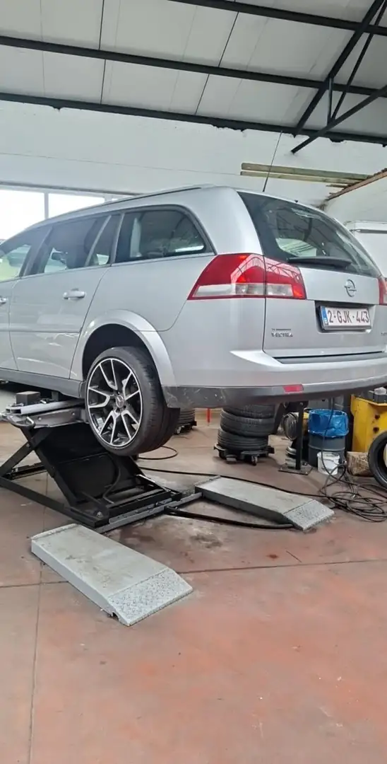 Opel Vectra 1.9 CDTI DPF Edition Plus - 1