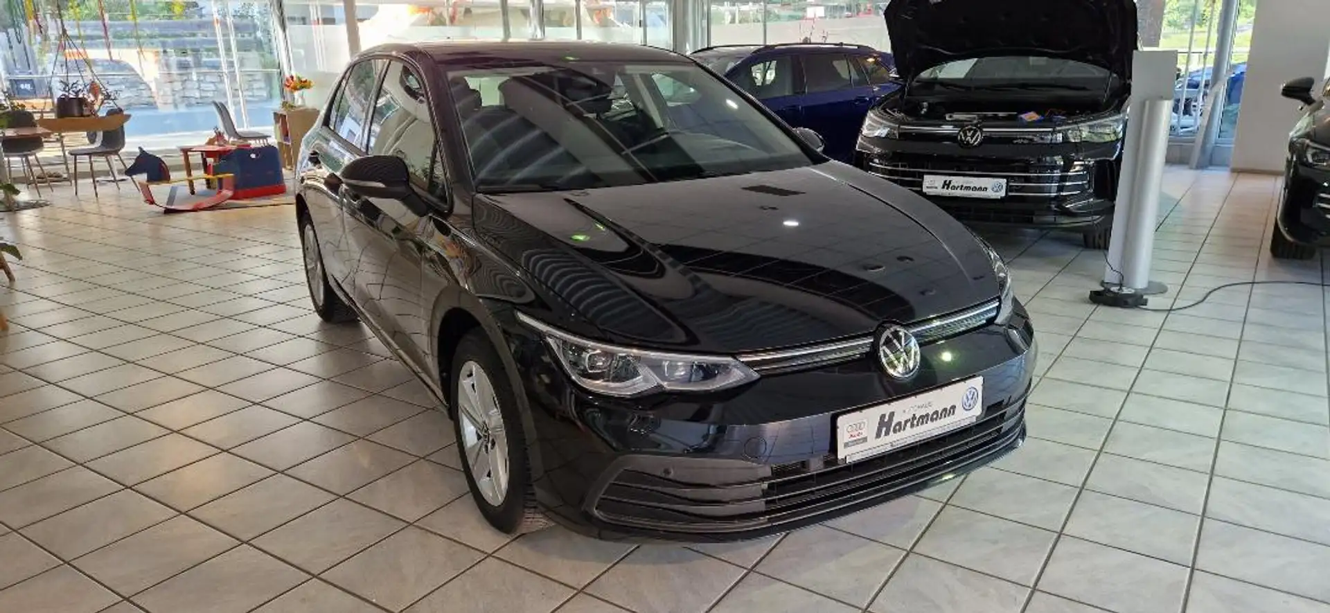 Volkswagen Golf Life Schwarz - 1