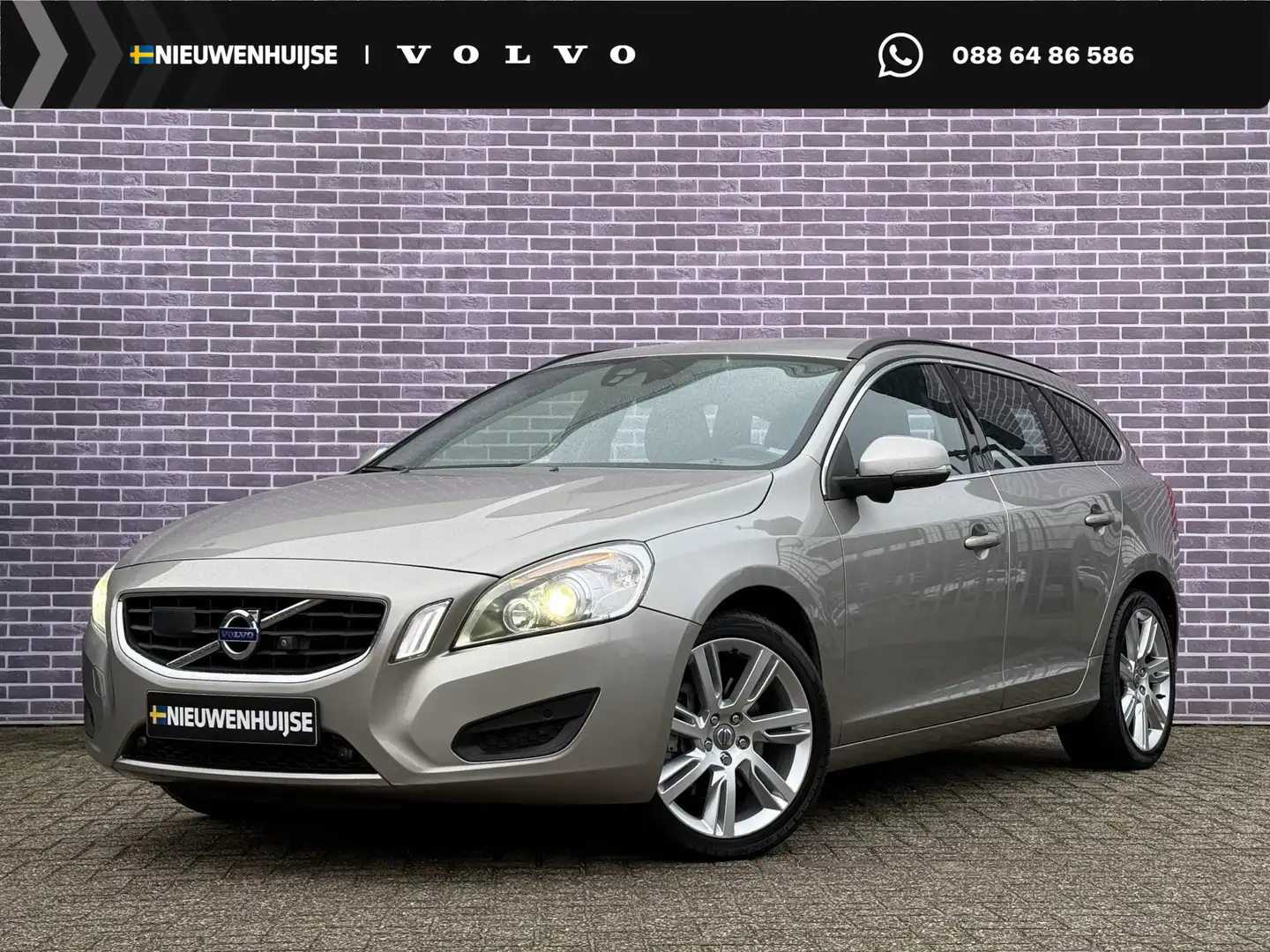Volvo V60 2.0T Momentum | Youngtimer | 200PK | BLIS | Adapti Grau - 1