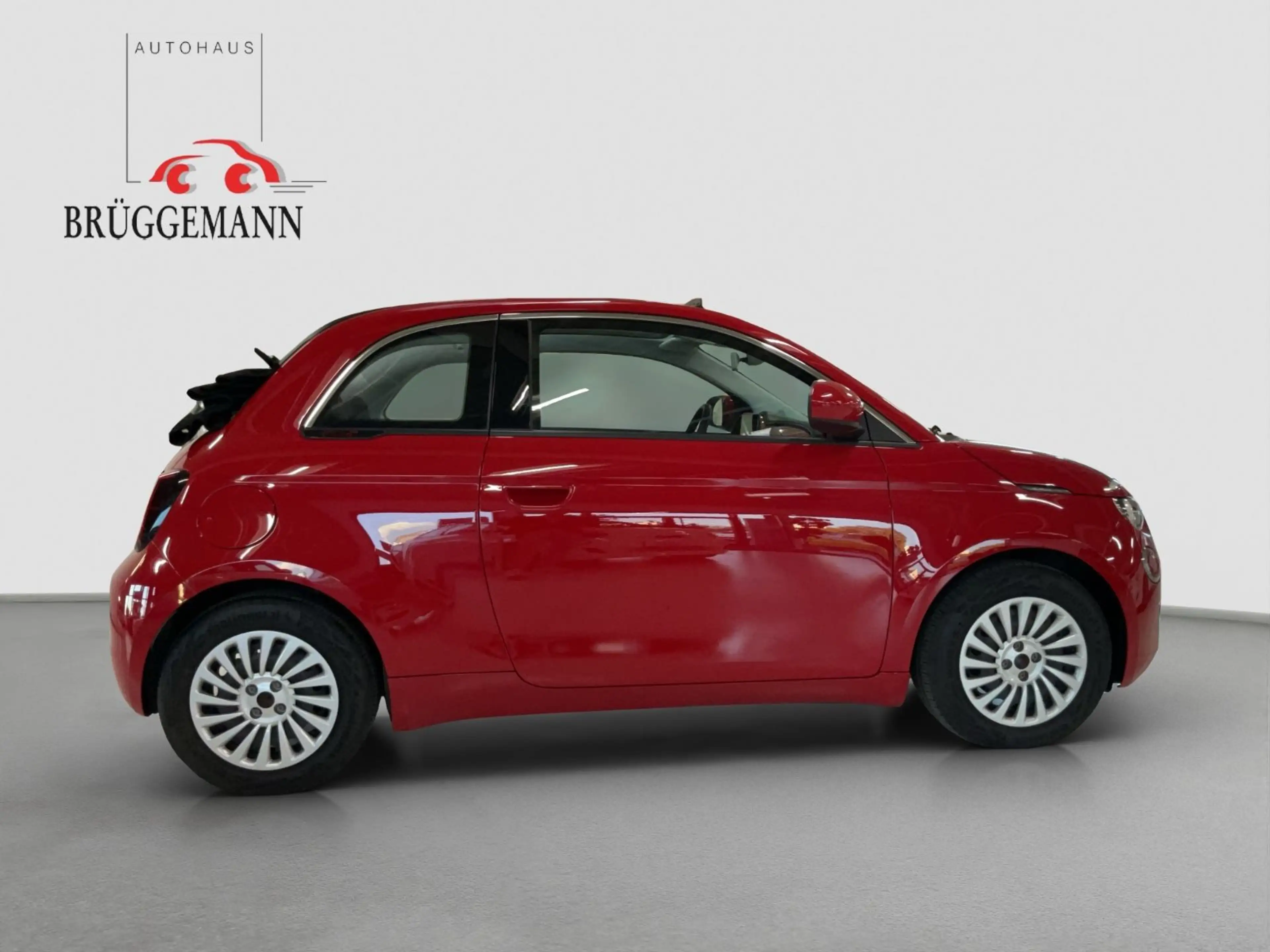 Fiat 500e 42 kWh Cabrio — photo 8