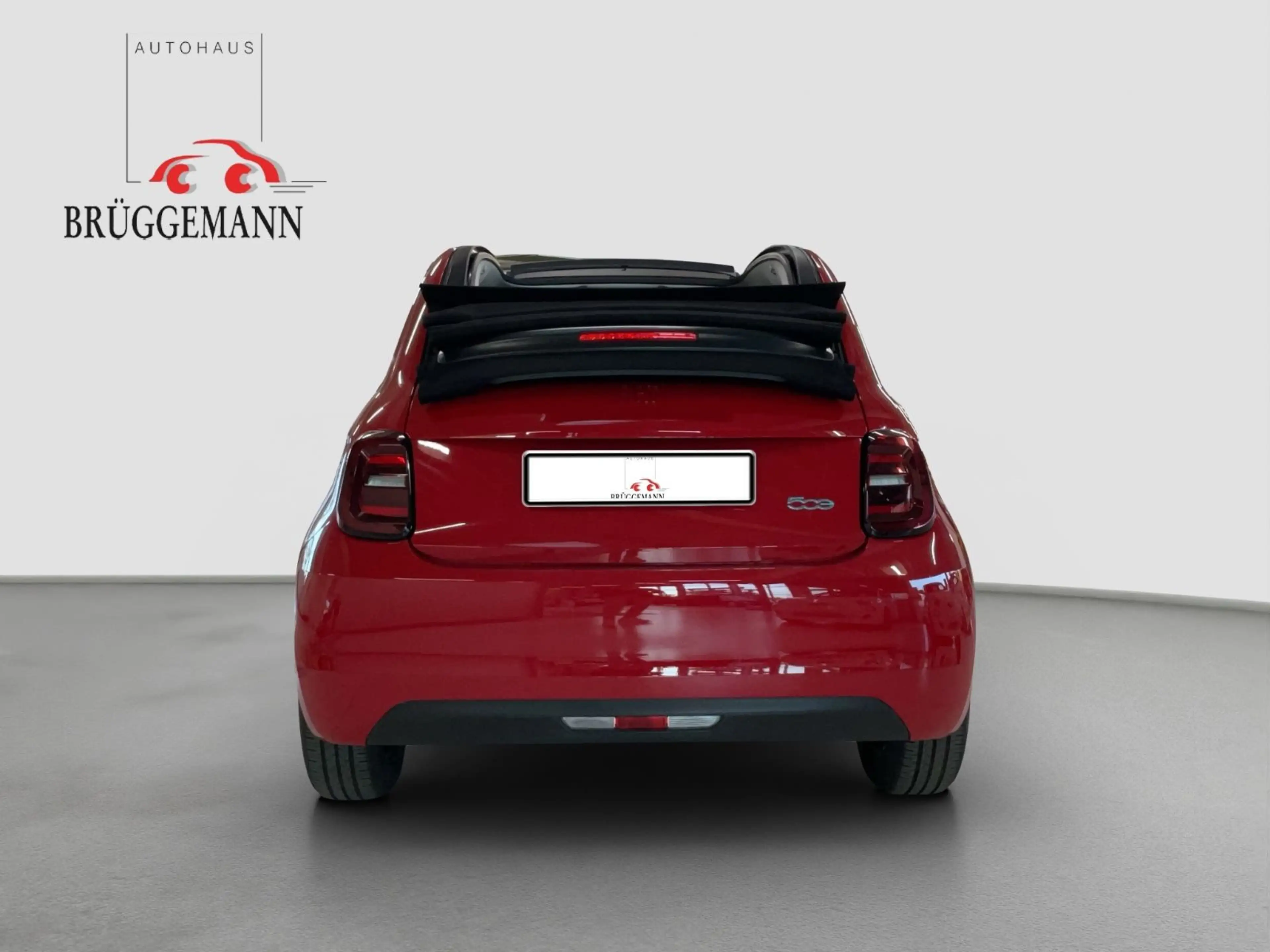 Fiat 500e 42 kWh Cabrio — photo 5