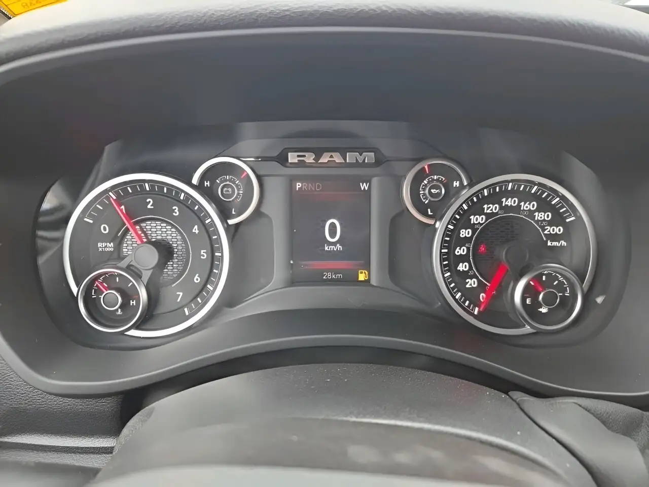 RAM 3500 снимка RAM 3500