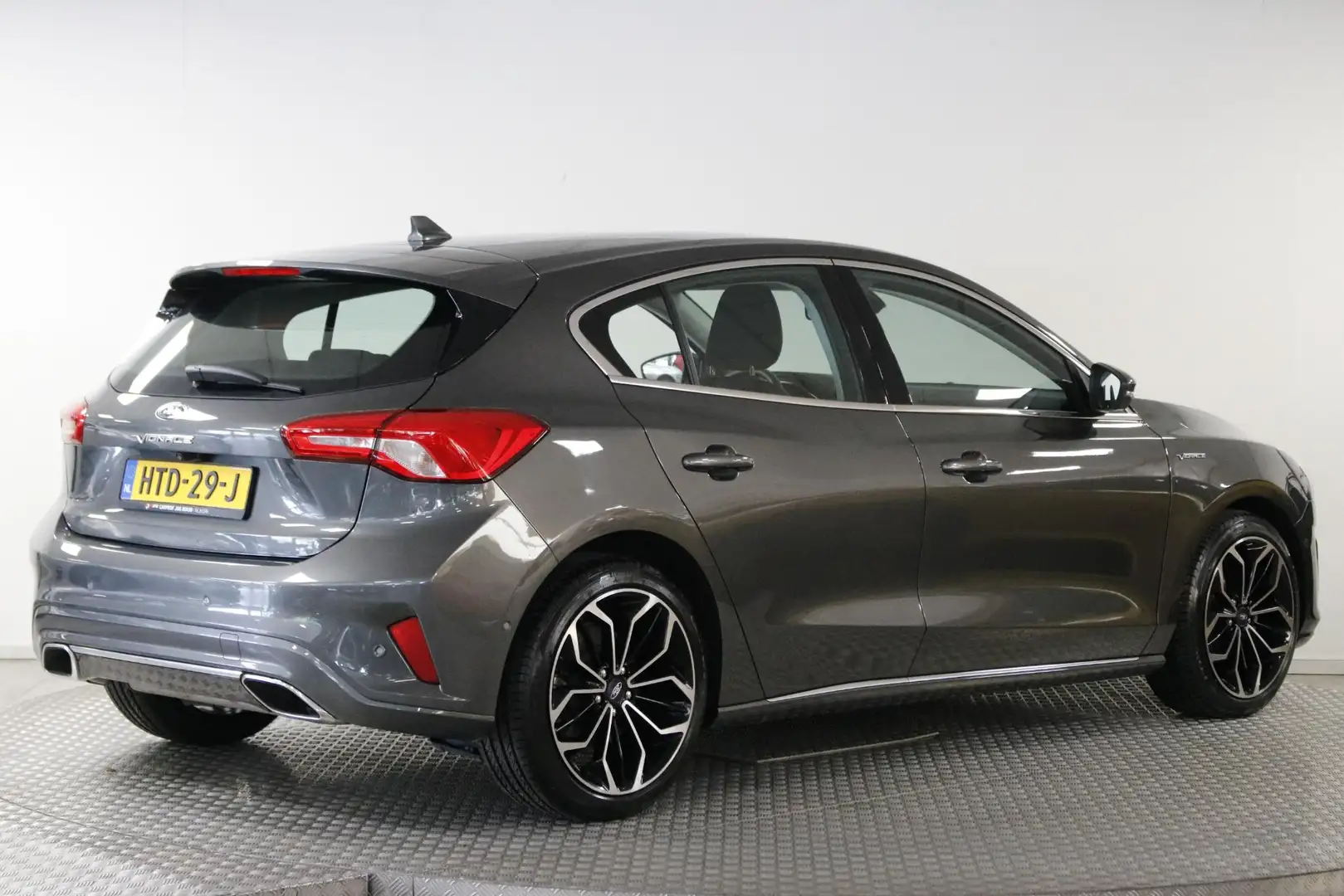 Ford Focus 1.0 EcoBoost Vignale 125 PK. Clima | Leder | Head- Grijs - 2