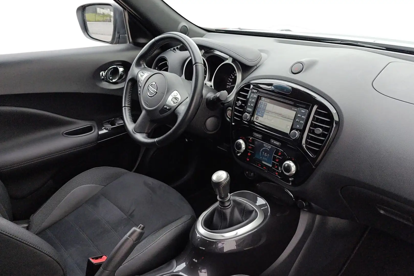 Nissan Juke 1.2 DIG-T N-Connecta +Bose Pack -incl 2 jaar KARE Grijs - 2