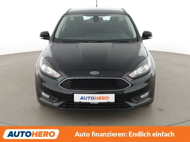 Ford Focus view 9