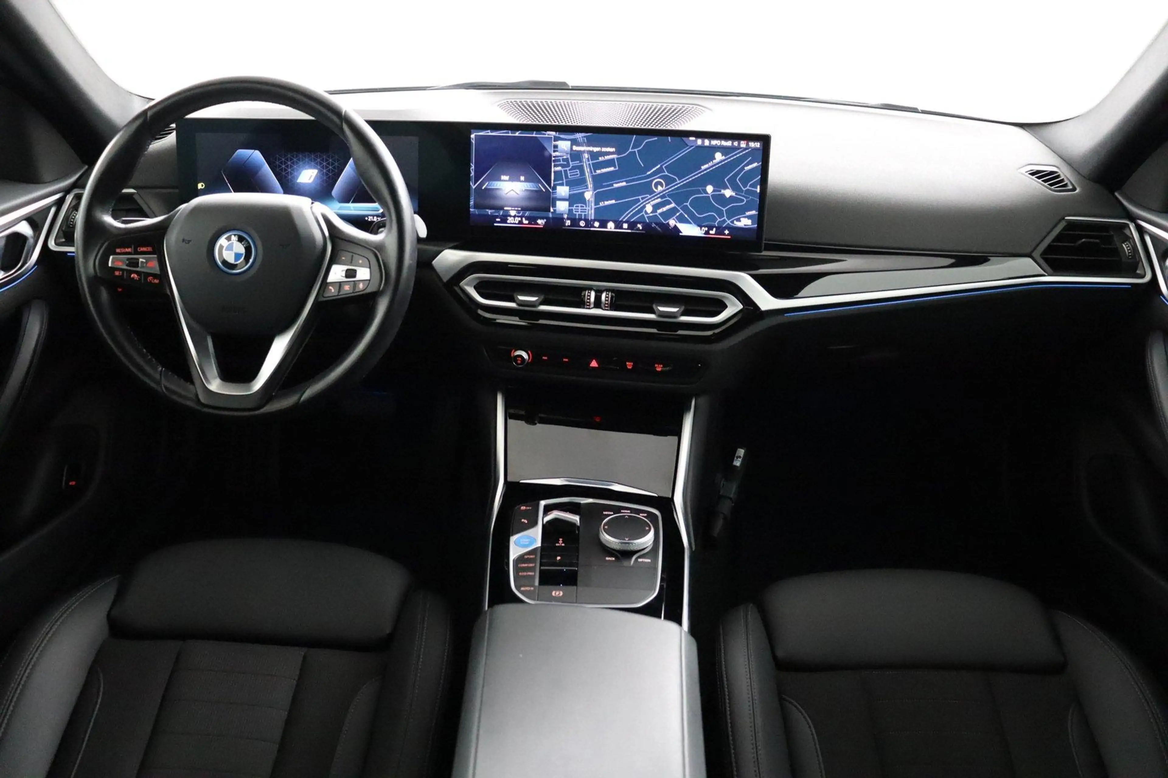BMW i4 eDrive40 84 kWh | Stoelverwarming | Navigatie | Pa — photo 4
