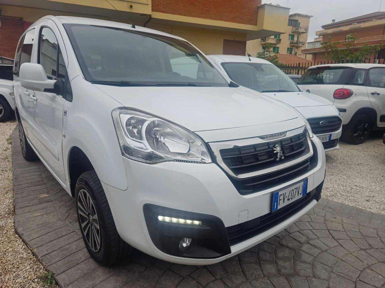 Peugeot Partner Tepee BlueHDi 100 4x4 Active Traction Control Plus