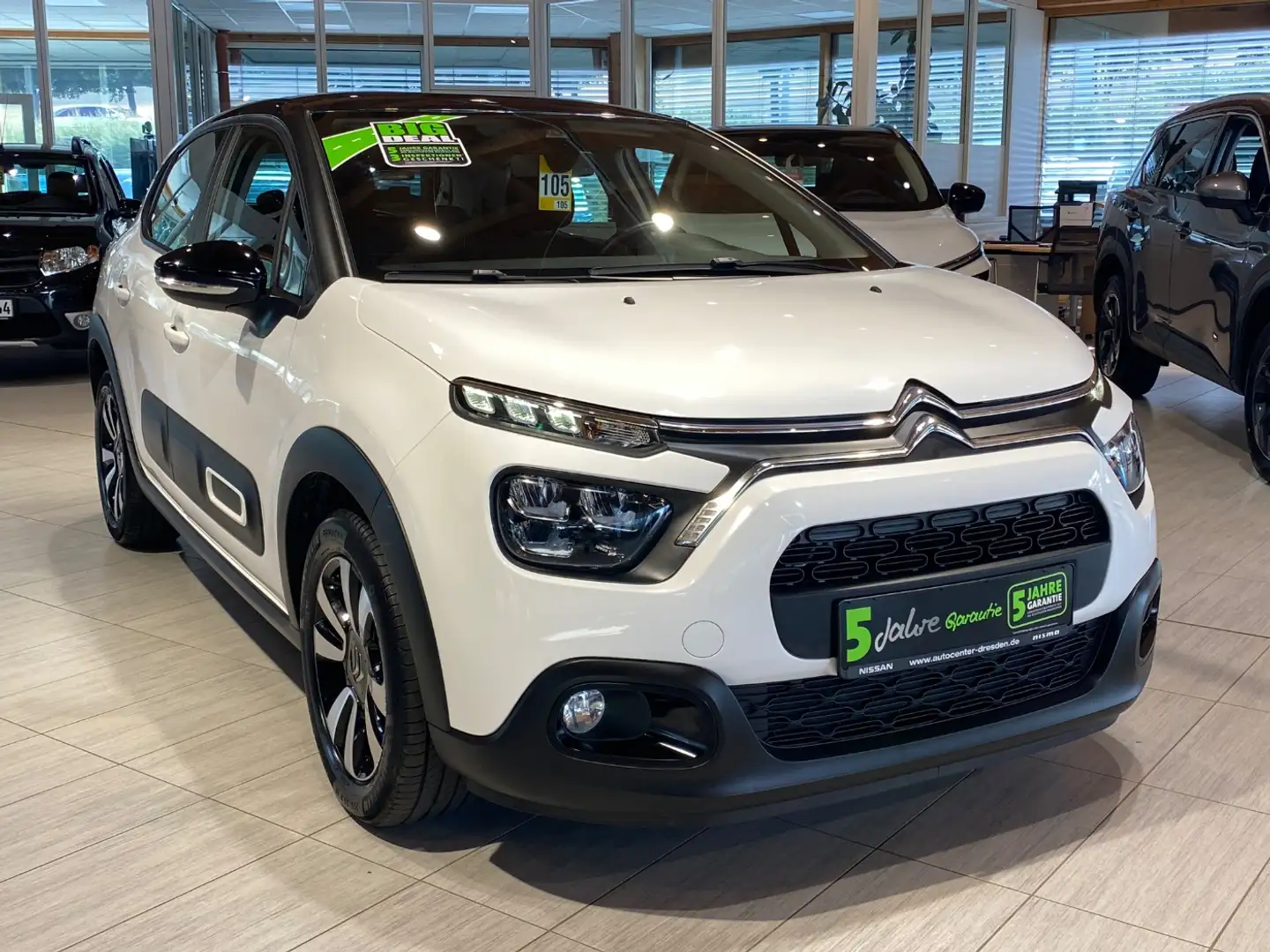Citroen C3 1.2 PureTech 82/83 Shine Pack Navi SpurH PDC White - 2