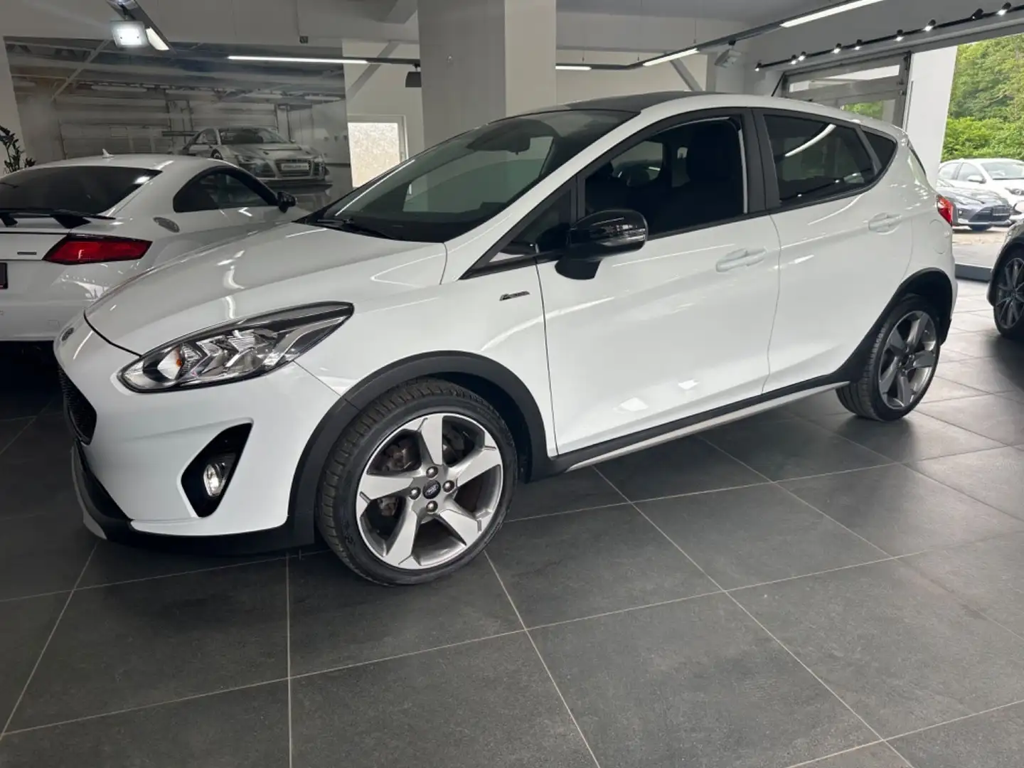 Ford Fiesta Active Carplay/SHZ/PDC/Klima Blanco - 1