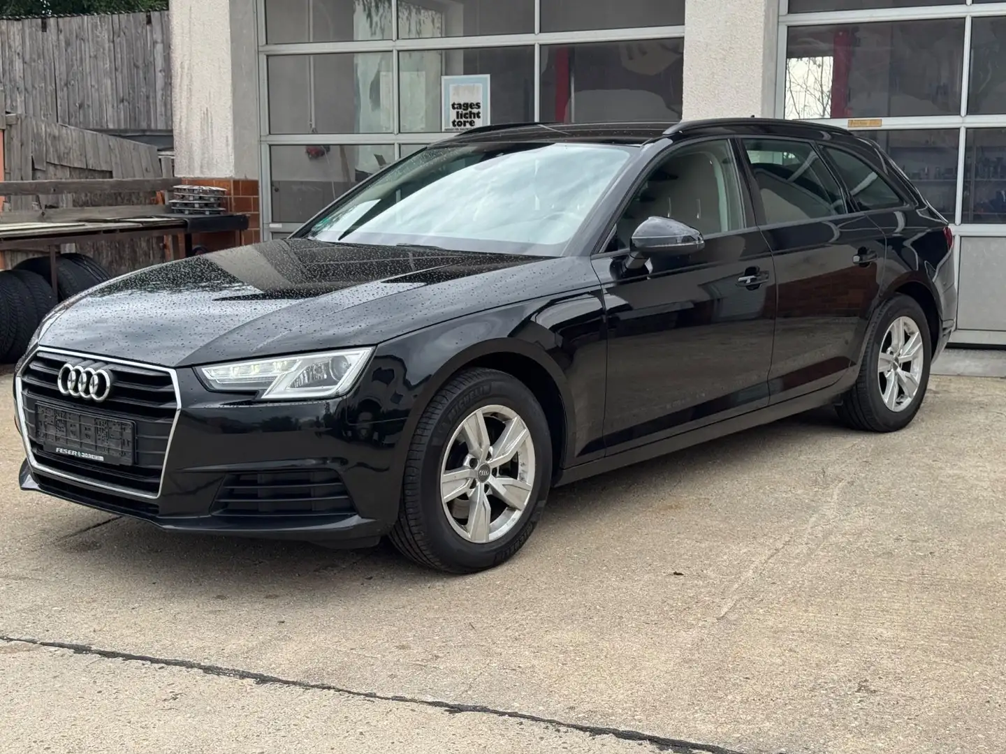Audi A4 2.0 TDI Avant 1.HAND+8FACH (4454) Zwart - 1