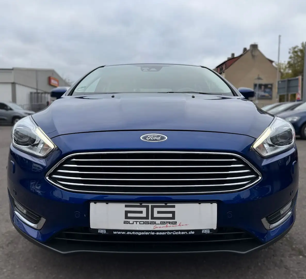 Ford Focus 1.5 Titanium *2.Hand/Navi/Bi-Xenon/LED* Bleu - 2
