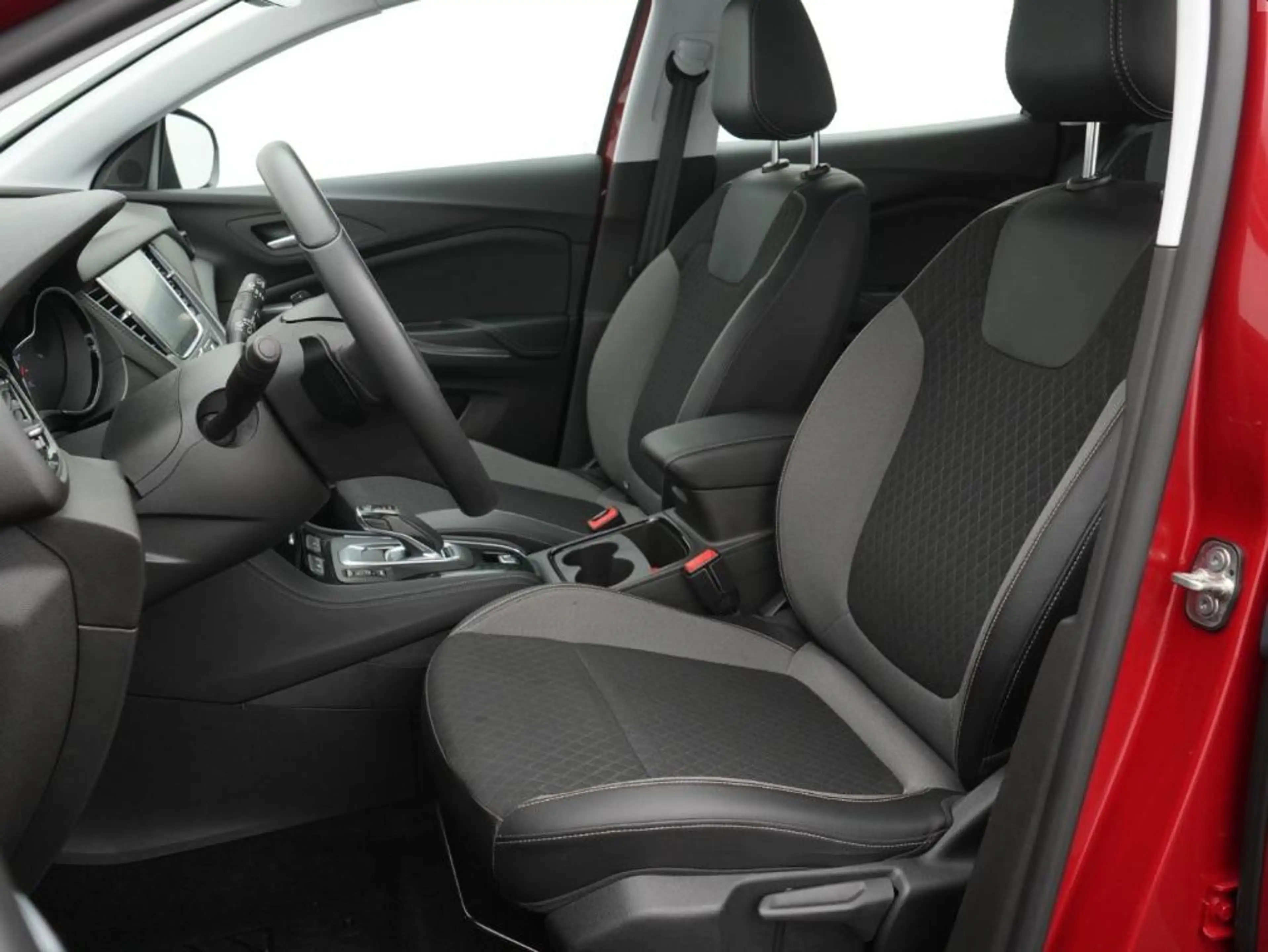 Opel Grandland X 1.6 Turbo Hybrid Business Elegance — photo 9