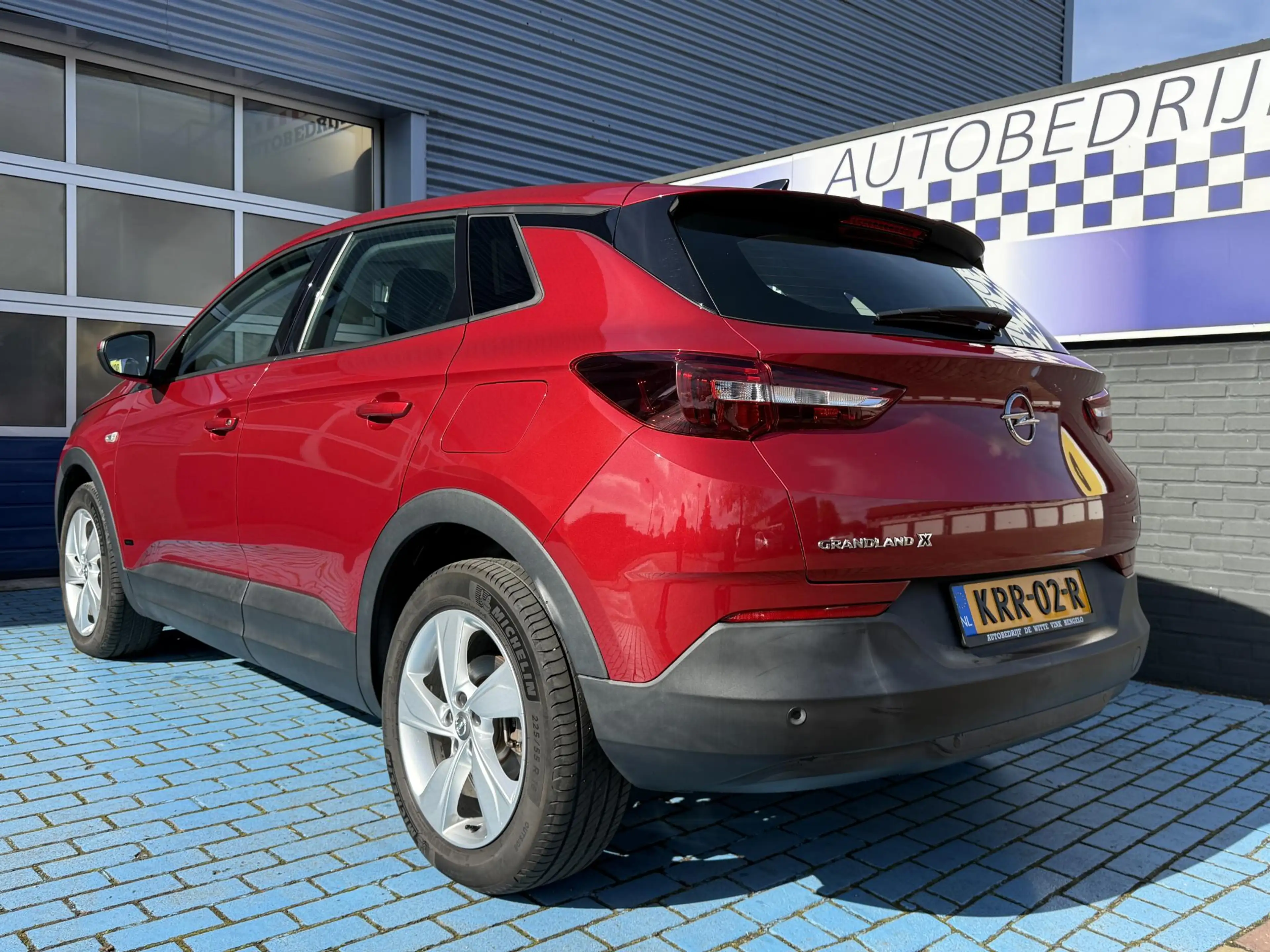 Opel Grandland X 1.6 Turbo Hybrid Business Elegance — photo 6