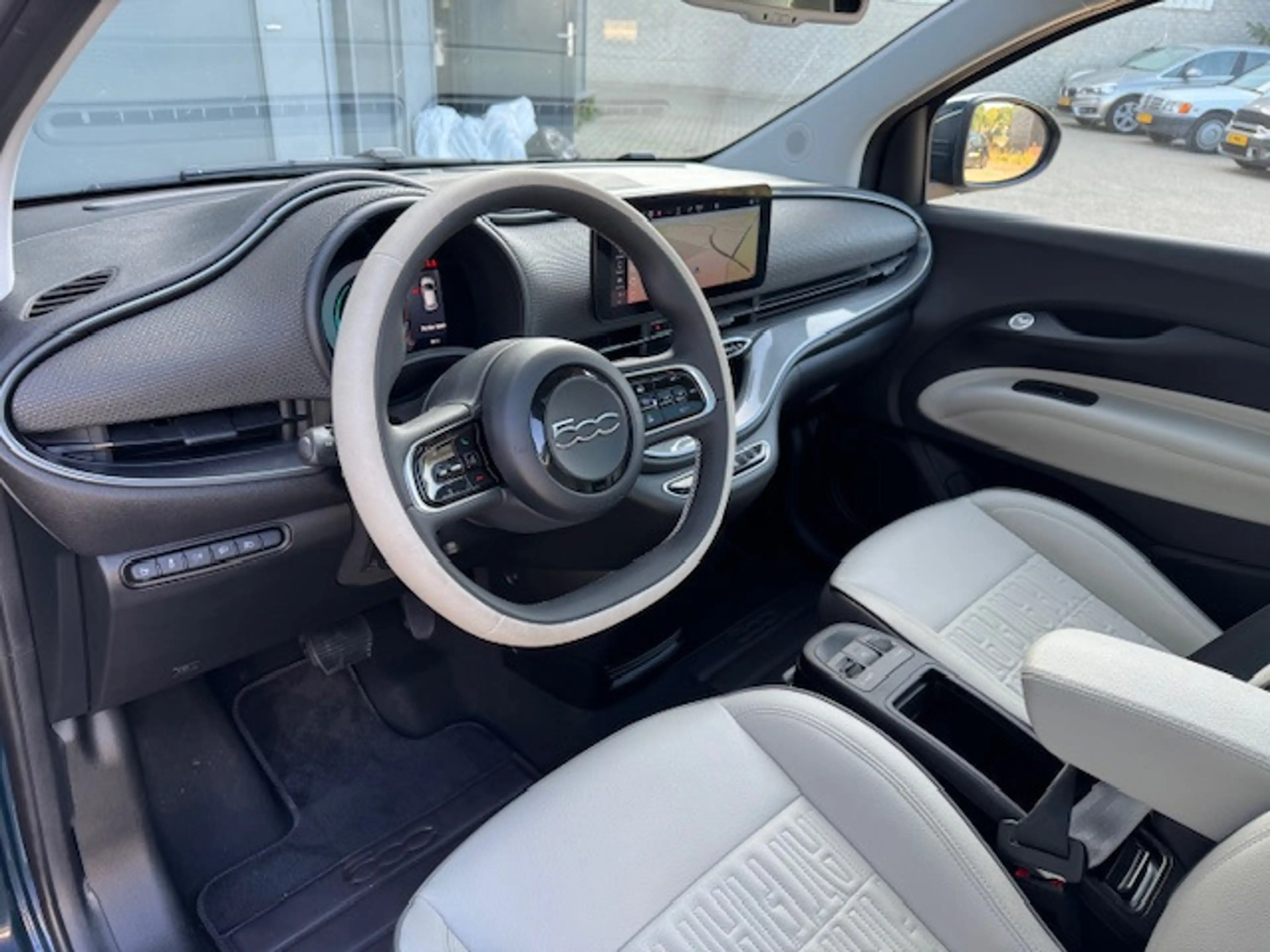 Fiat 500e La Prima 42 kWh *pano *carplay *leder *stoelverw. — photo 17