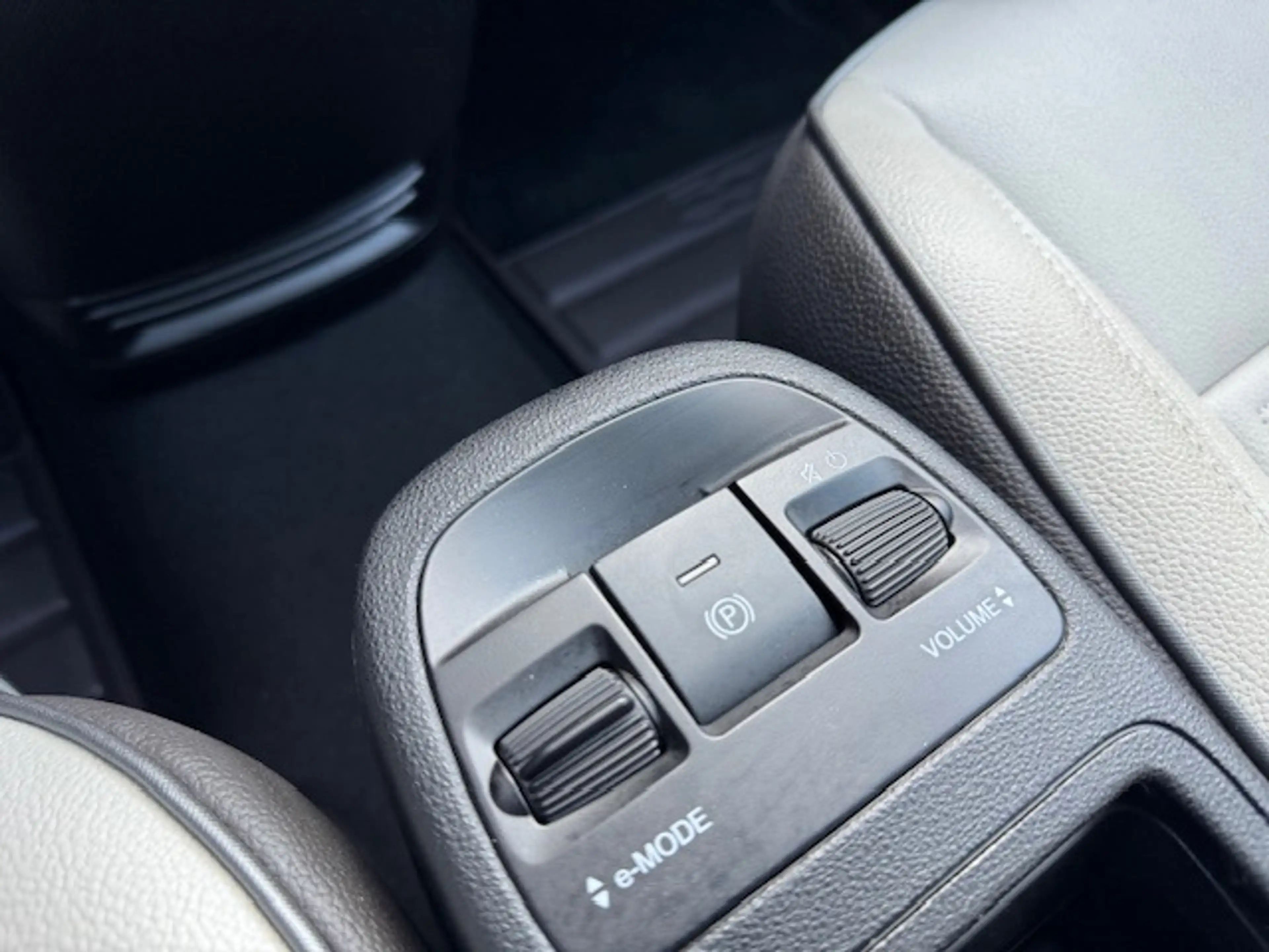 Fiat 500e La Prima 42 kWh *pano *carplay *leder *stoelverw. — photo 35