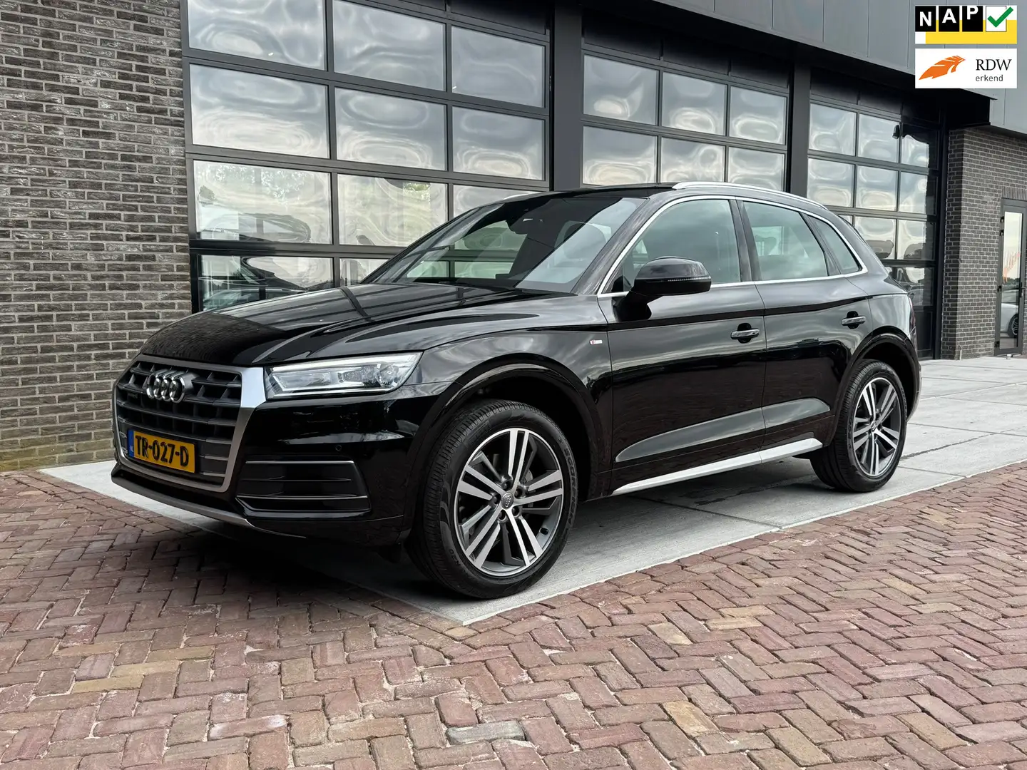 Audi Q5 2.0 TFSI quattro Sport | Pano | Led | 1/2 Leer | Zwart - 1