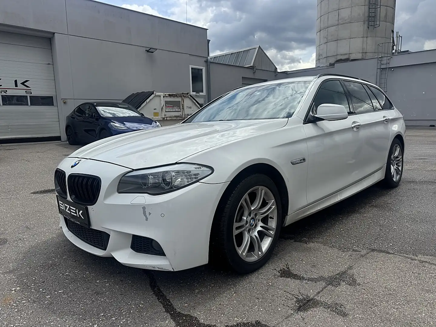 BMW 530 d xDrive Touring Österreich-Paket Aut. Weiß - 1