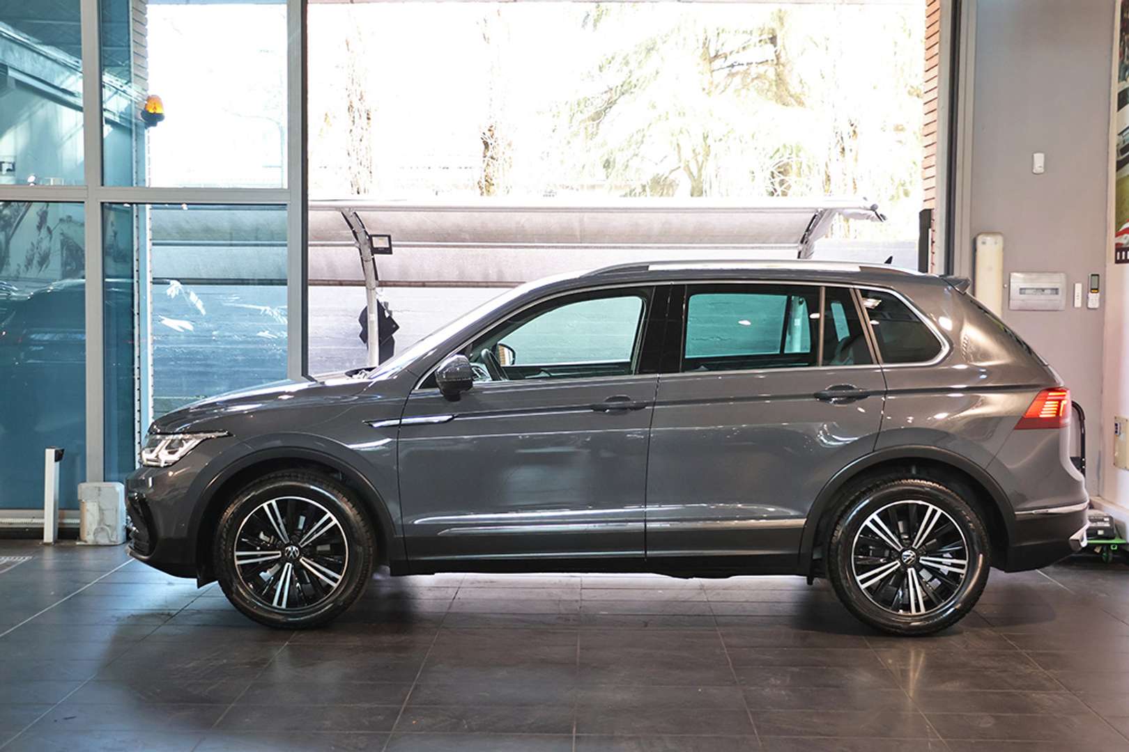 Volkswagen TIGUAN TSI Elegance -  - Joinsteer - #2