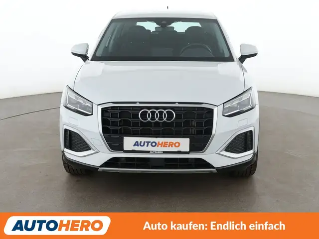 Audi Q2 view 9